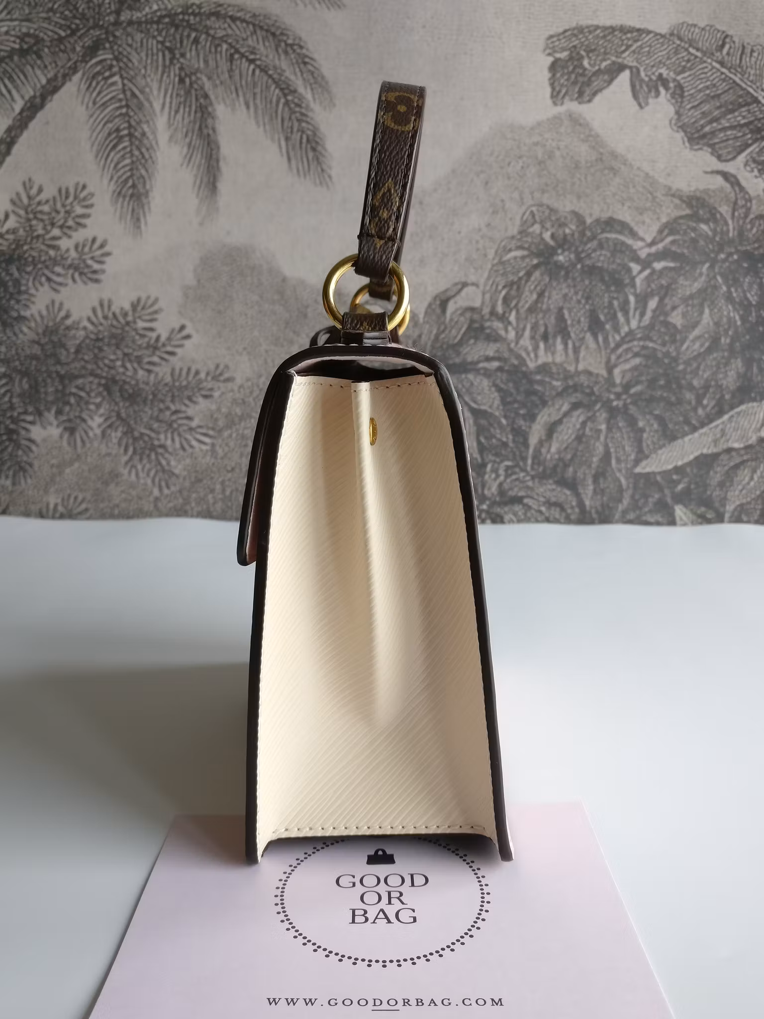 Louis Vuitton Spring Street Vernis NM pink
