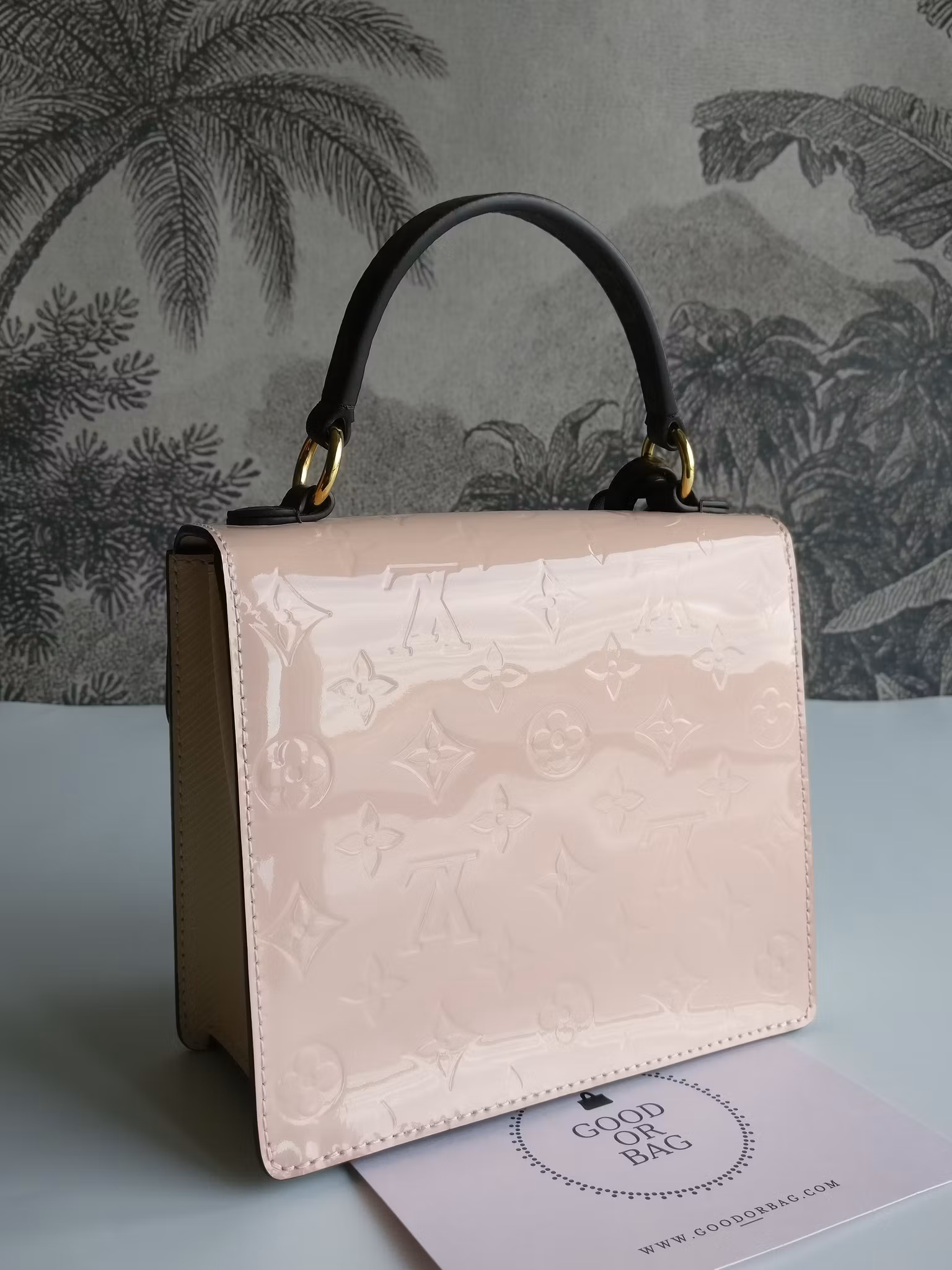 Louis Vuitton Spring Street Vernis NM pink