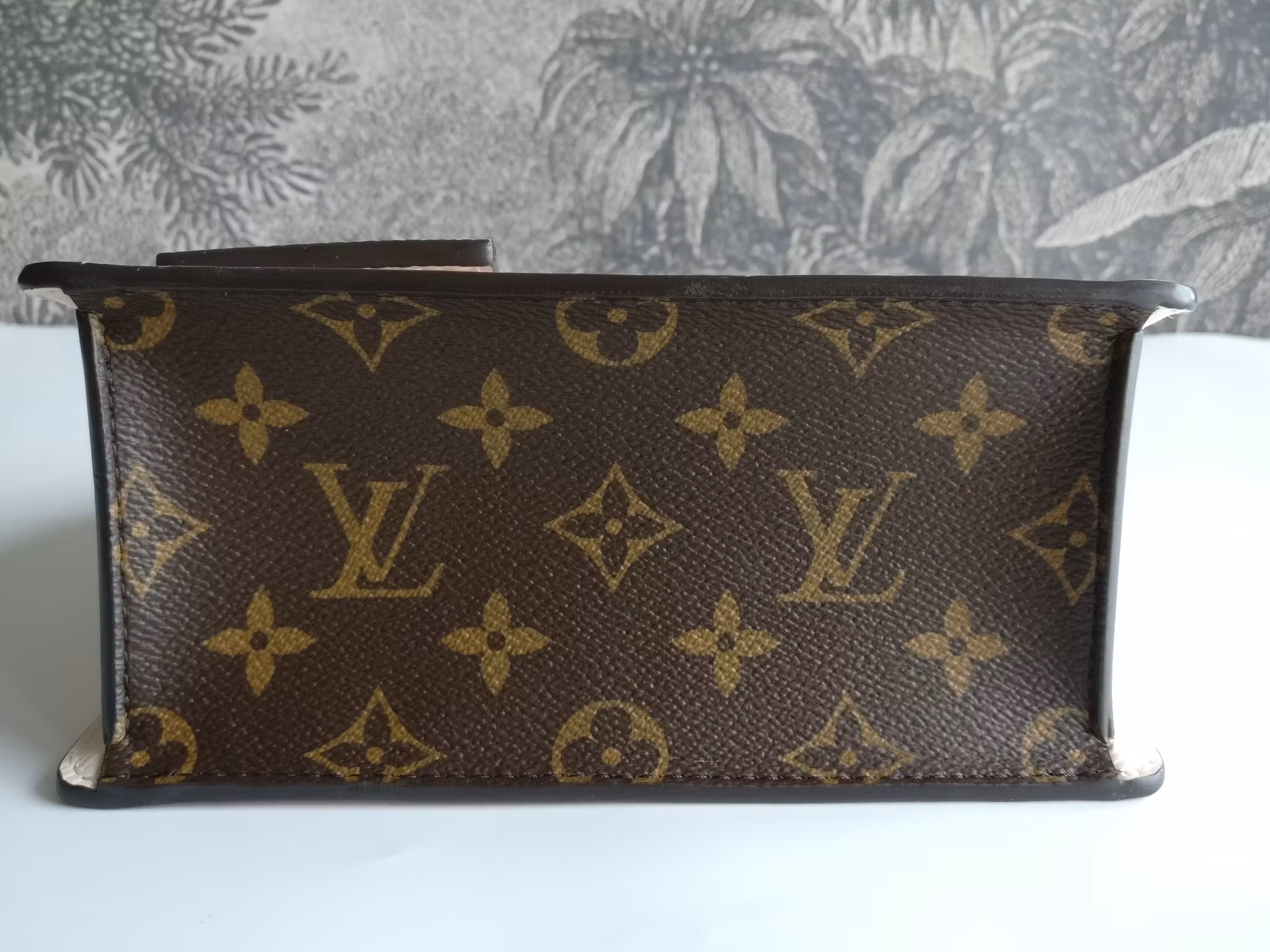 Louis Vuitton Spring Street Vernis NM pink