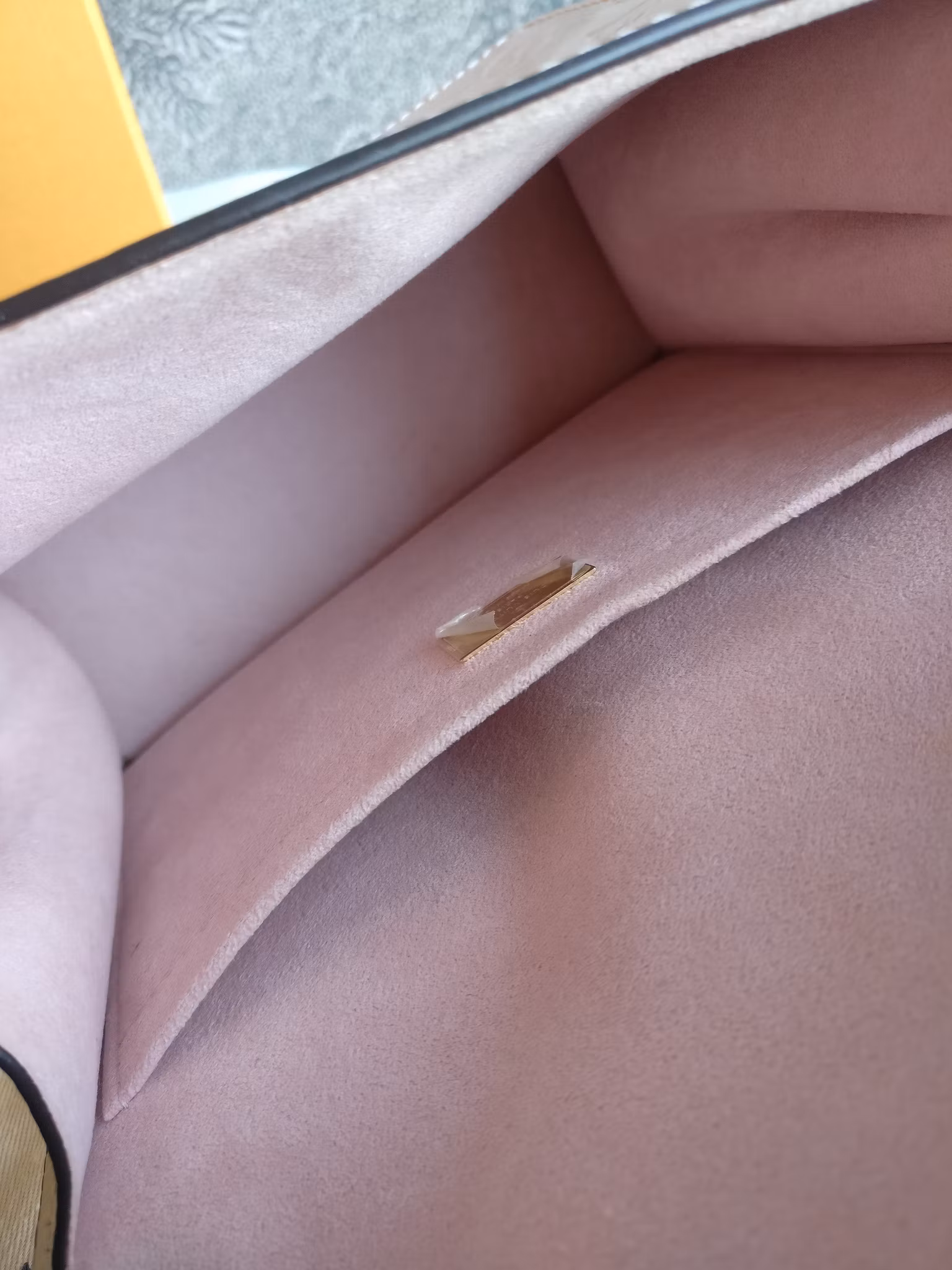 Louis Vuitton Spring Street Vernis NM pink