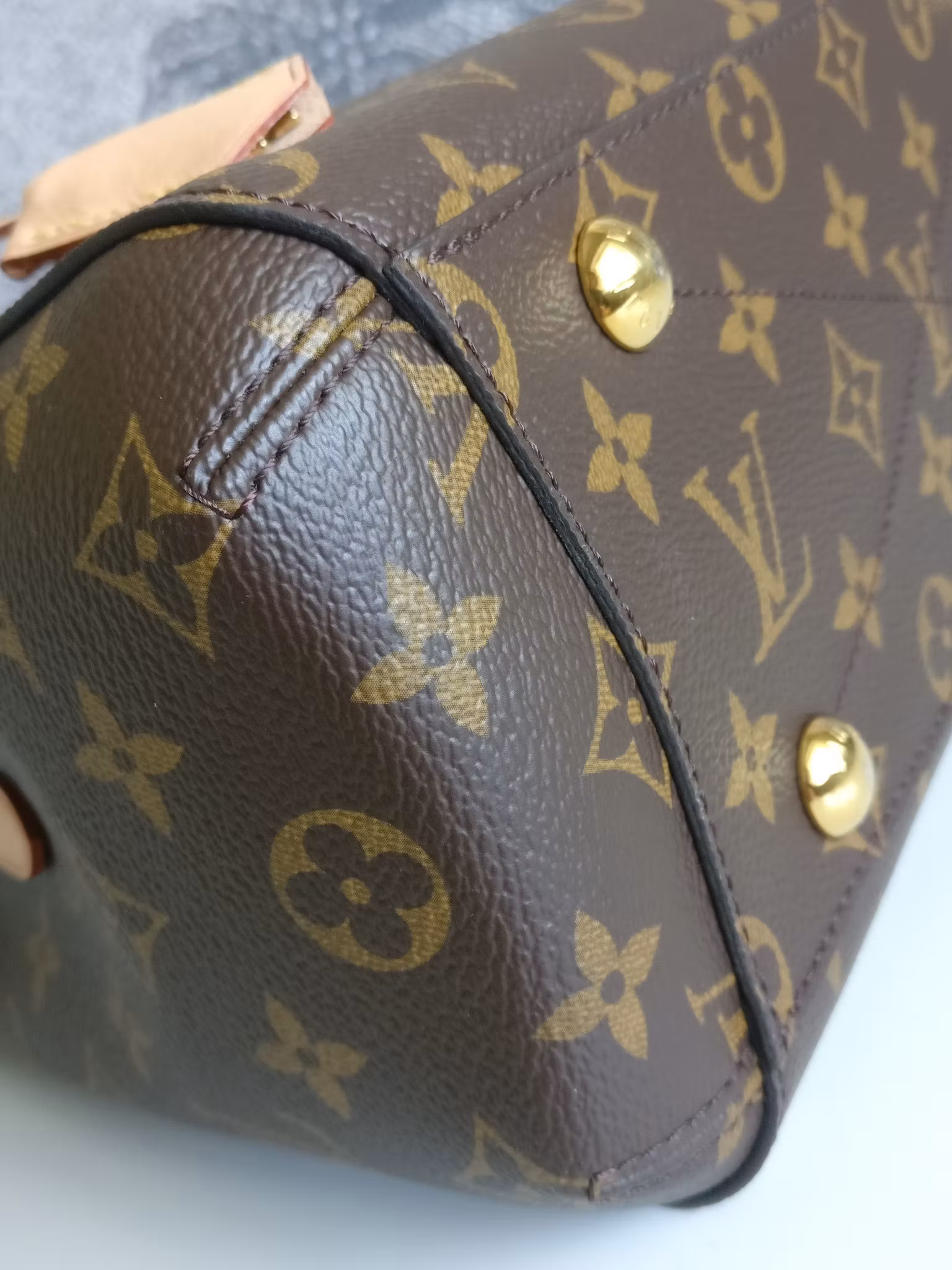 Louis Vuitton Montaigne BB