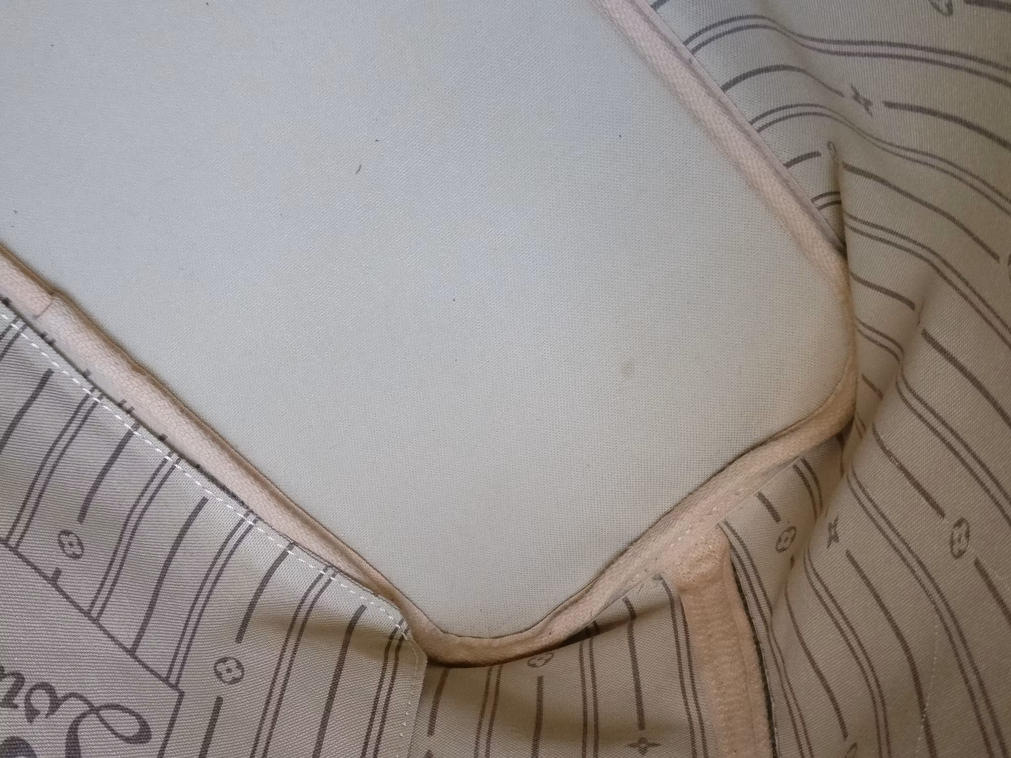 Louis Vuitton Neverfull MM