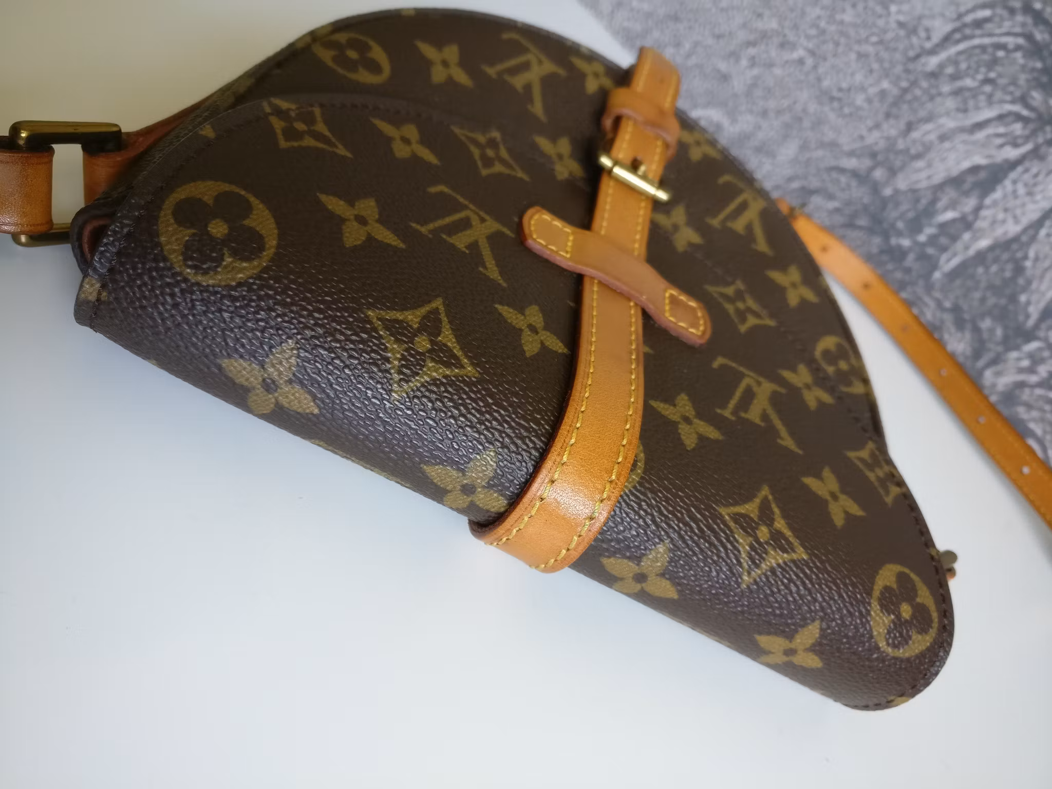 Louis Vuitton Chantilly PM