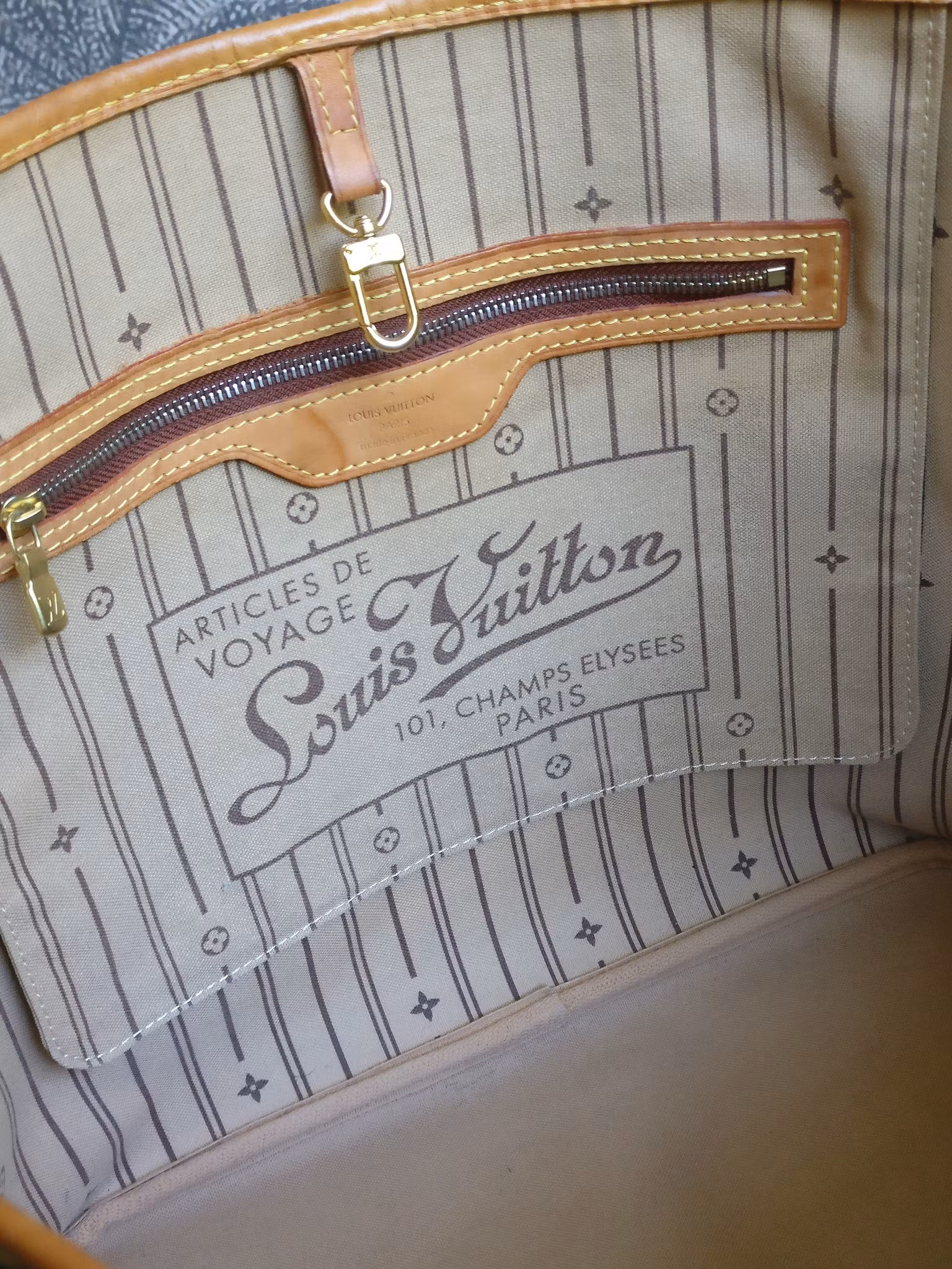 Louis Vuitton Neverfull MM