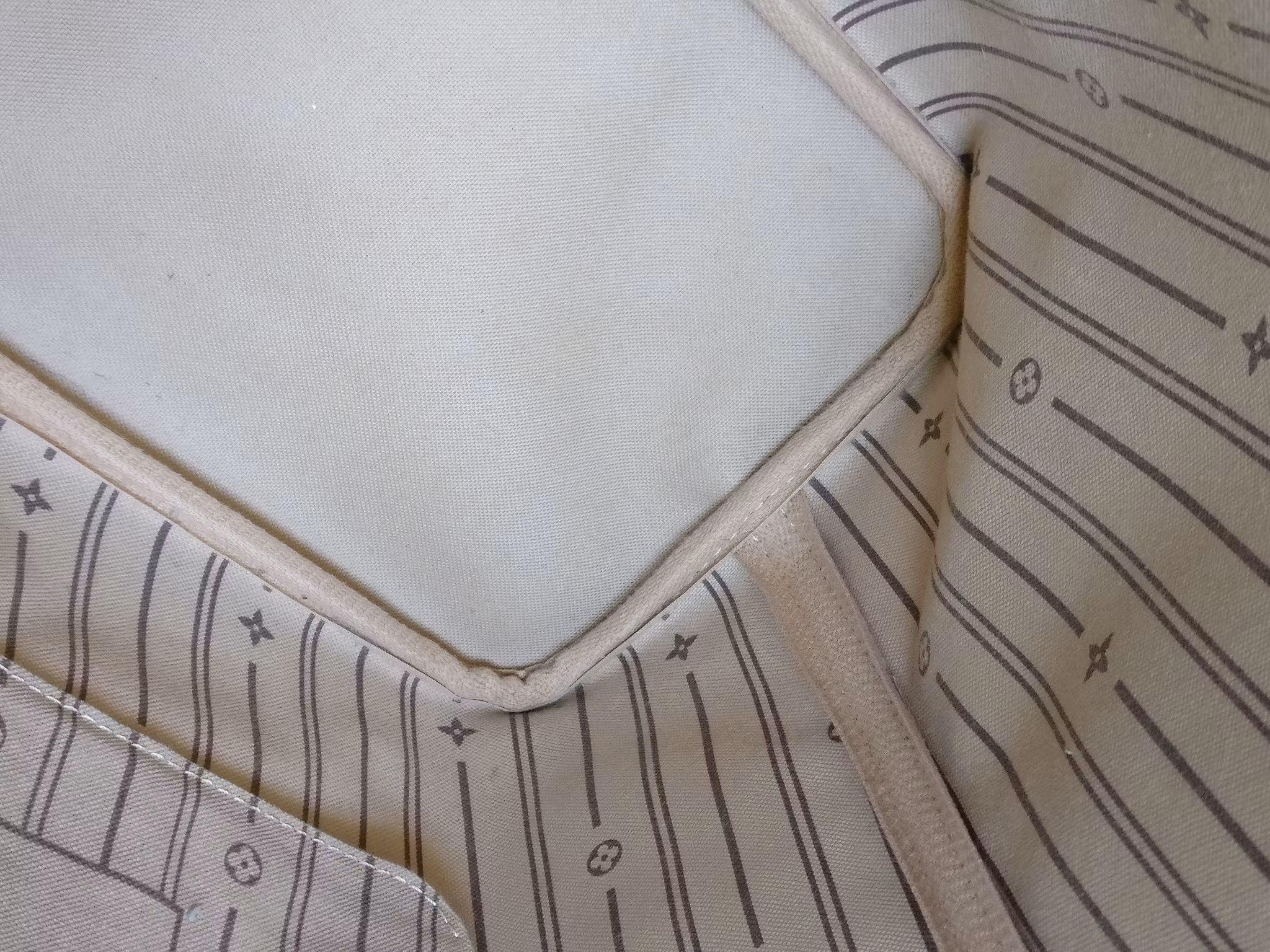 Louis Vuitton Neverfull MM
