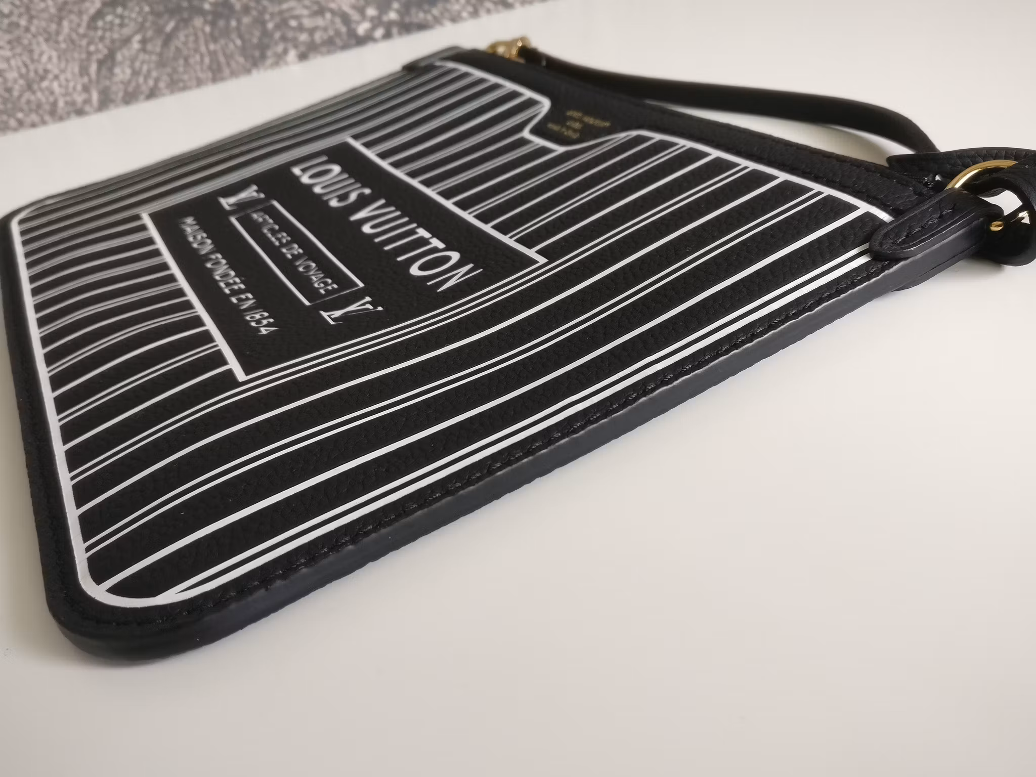 Louis Vuitton pochette Neverfull Inside Out noir