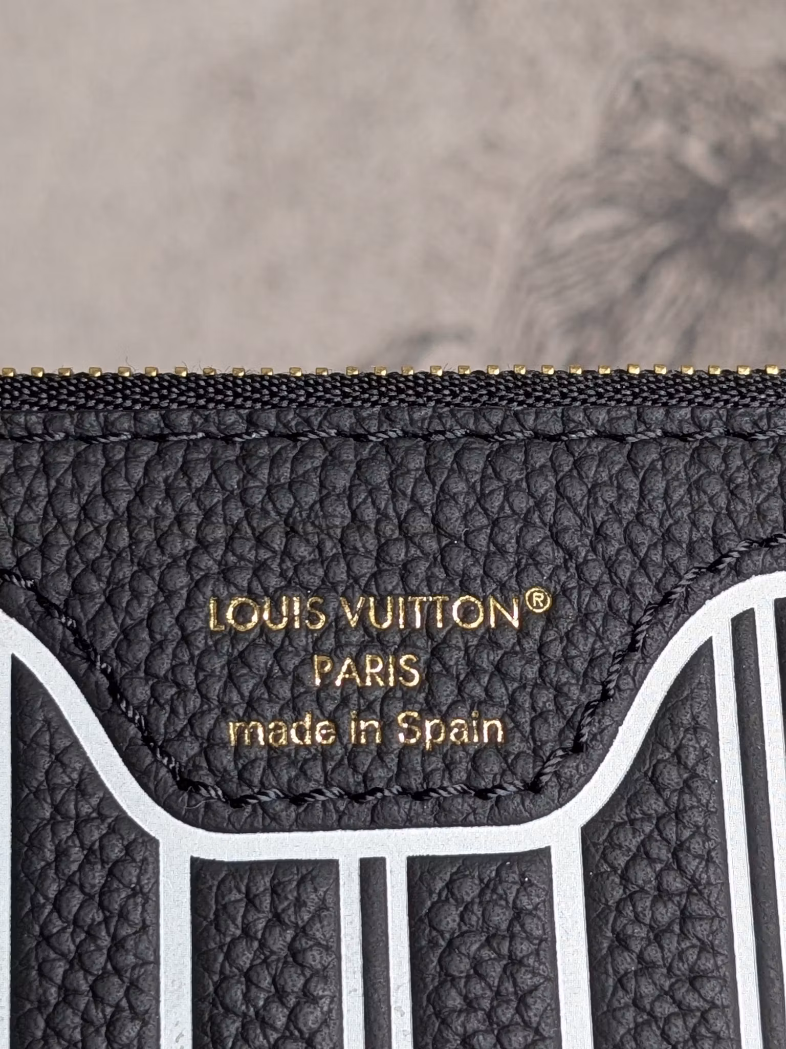 Louis Vuitton pochette Neverfull Inside Out noir