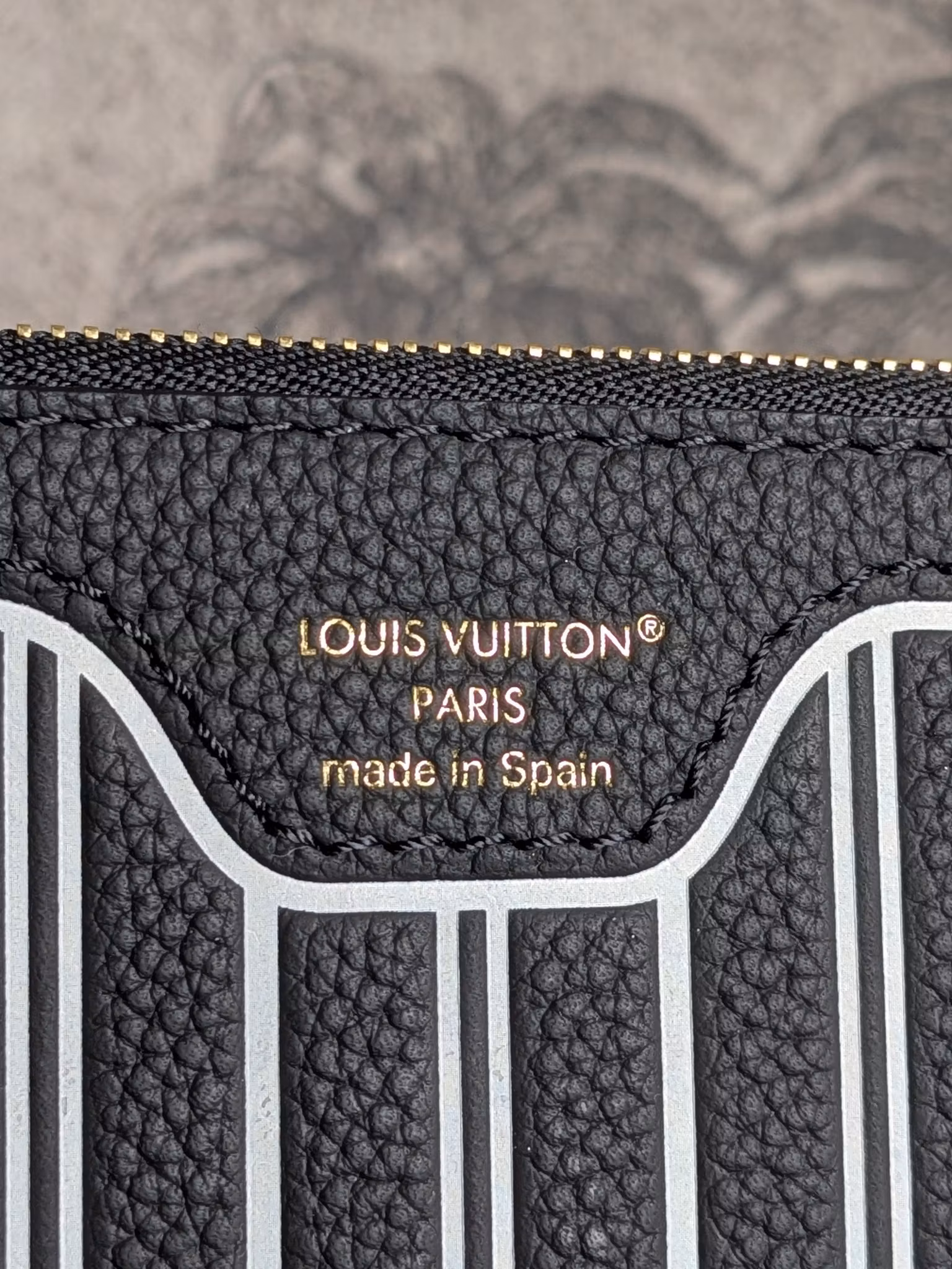 Louis Vuitton pochette Neverfull Inside Out noir