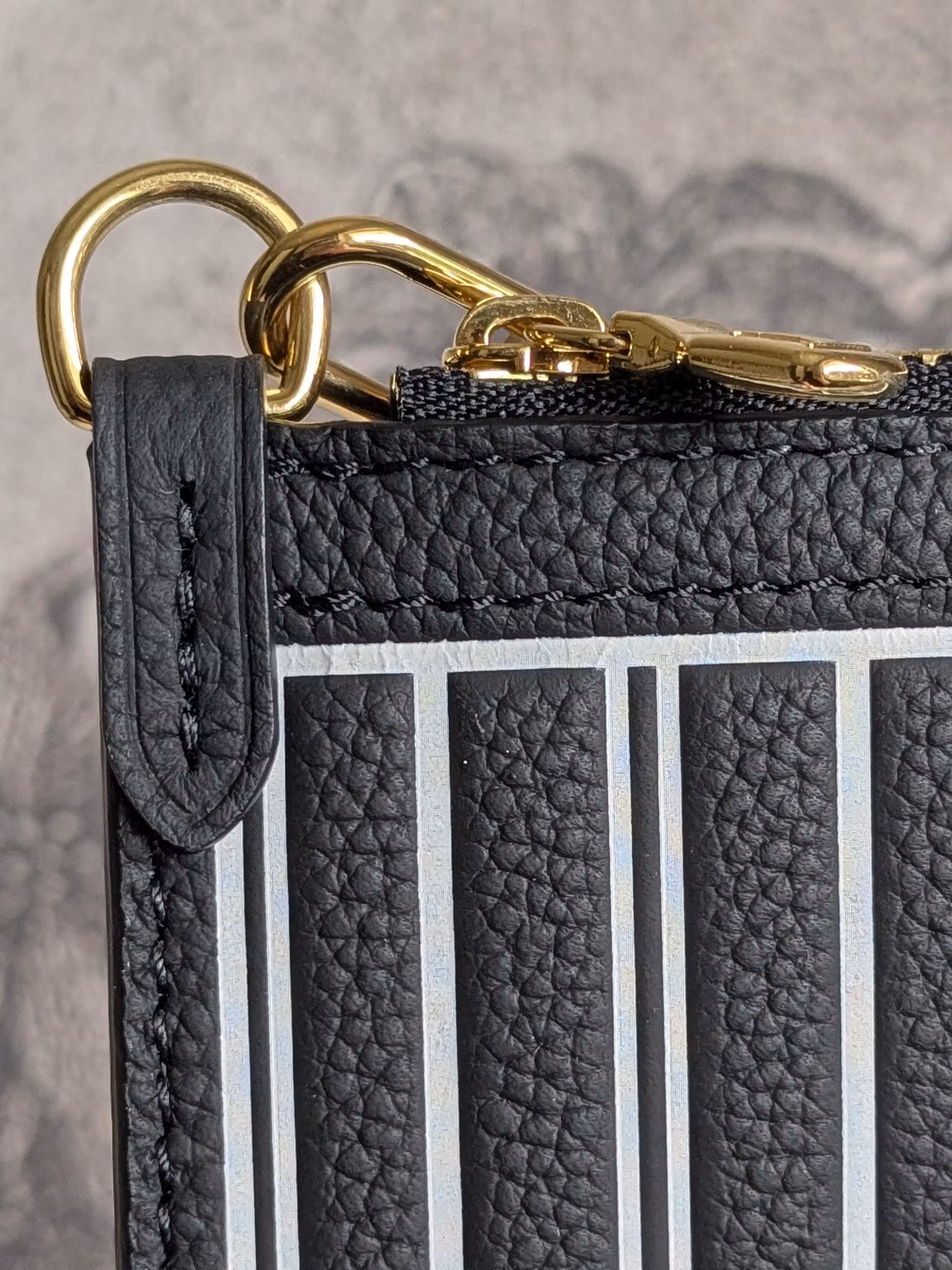 Louis Vuitton pochette Neverfull Inside Out noir