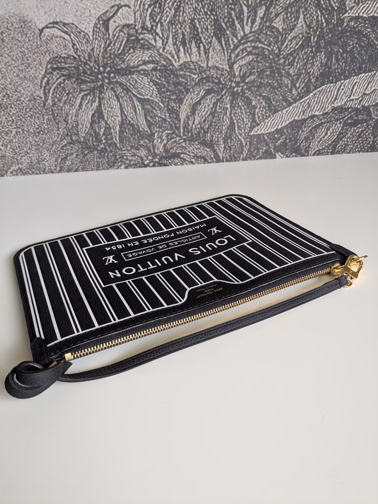 Louis Vuitton pochette Neverfull Inside Out noir