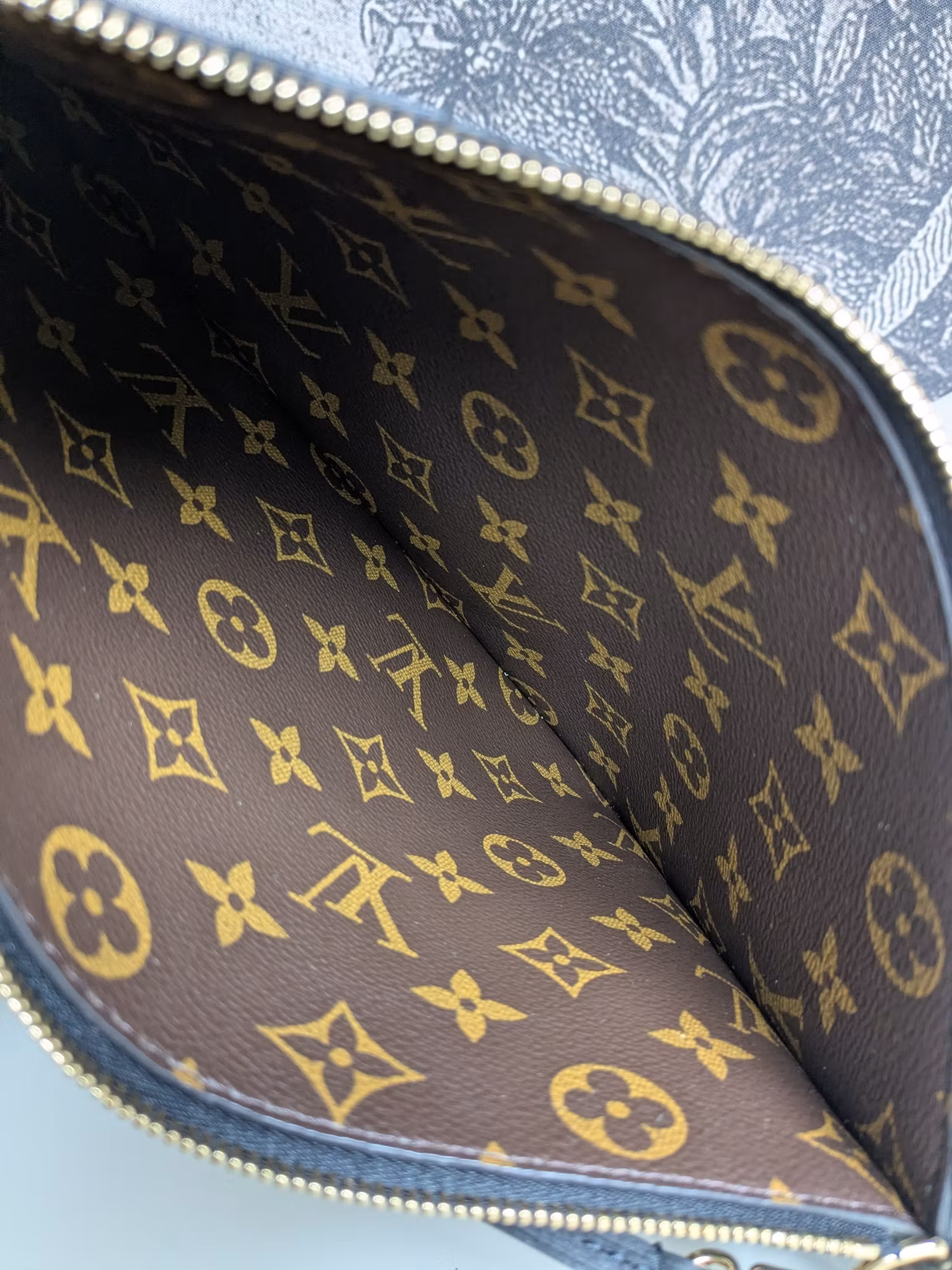 Louis Vuitton pochette Neverfull Inside Out noir