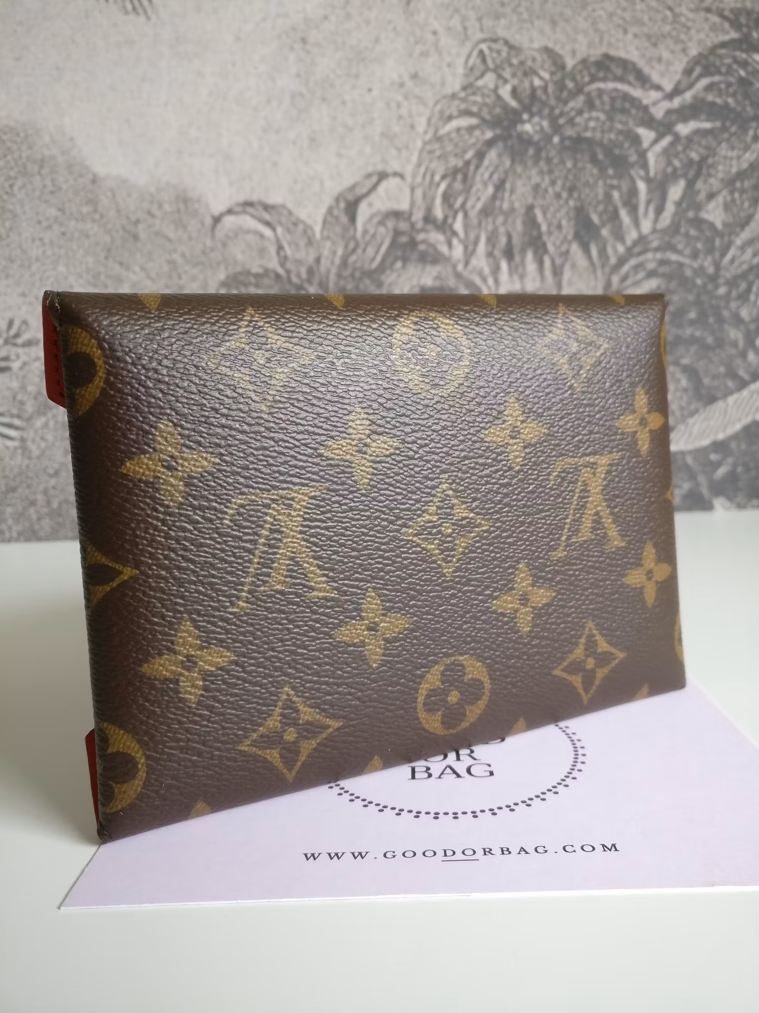 Louis Vuitton Kirigami M