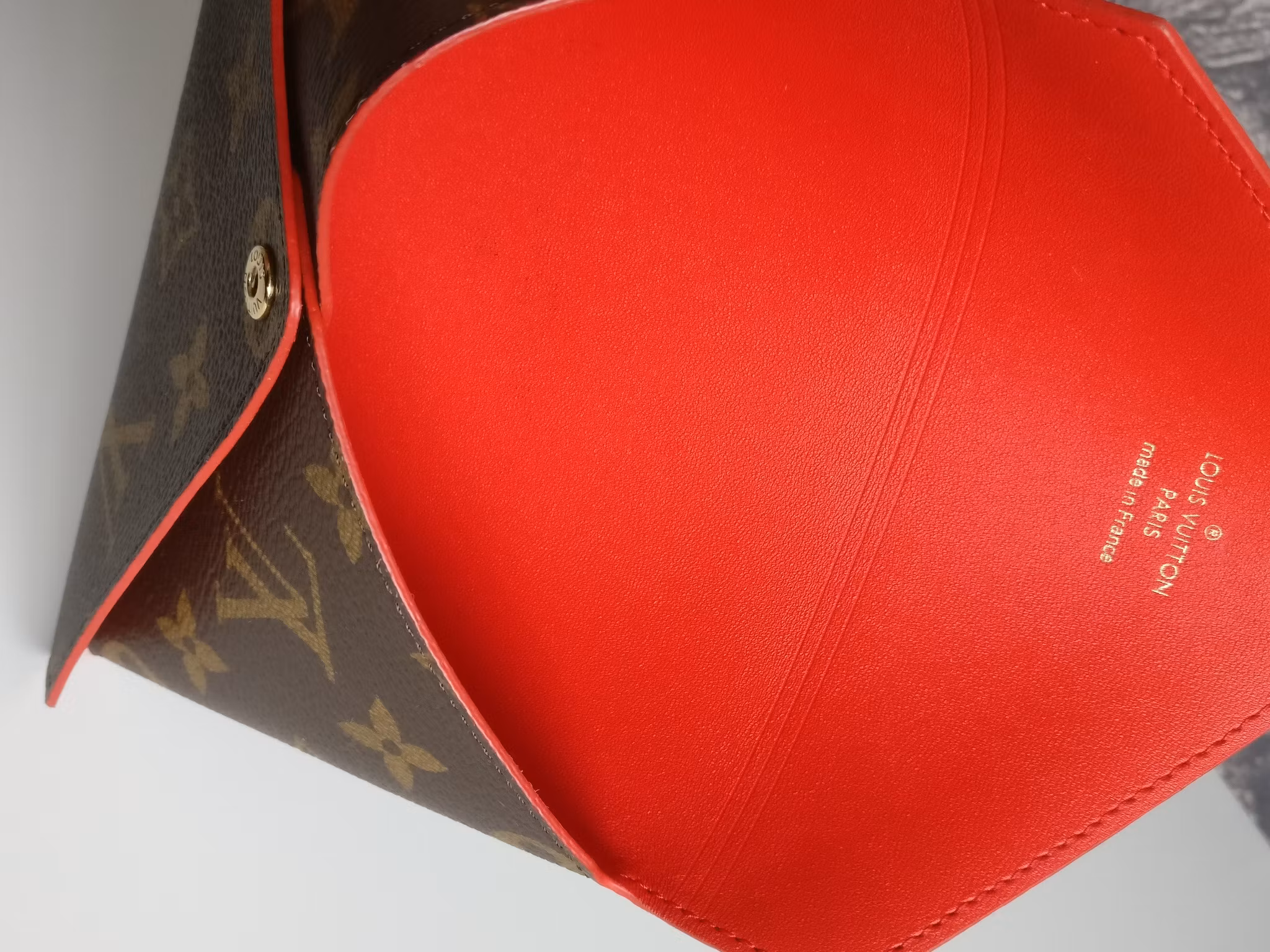 Louis Vuitton Kirigami M