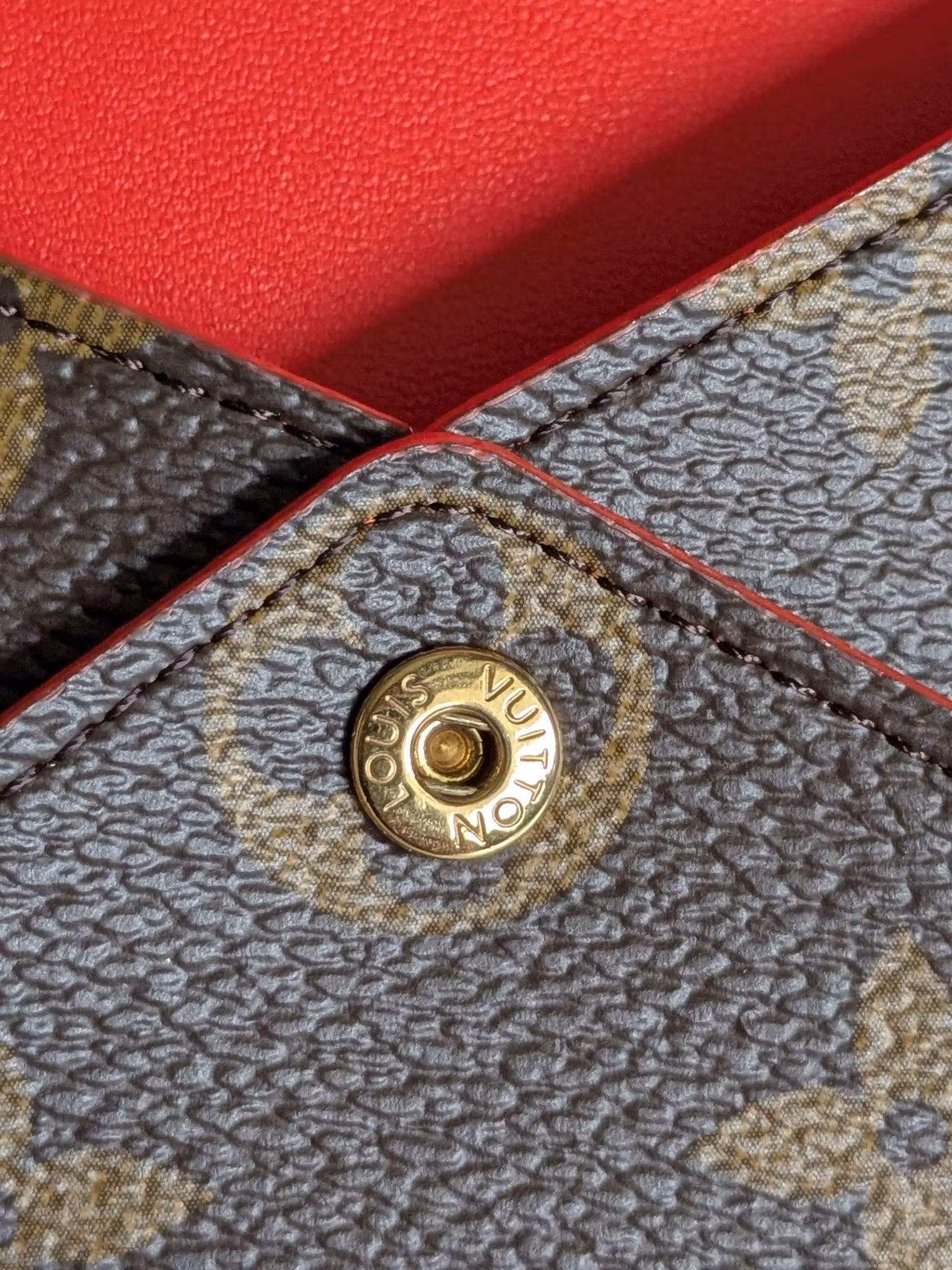 Louis Vuitton Kirigami M