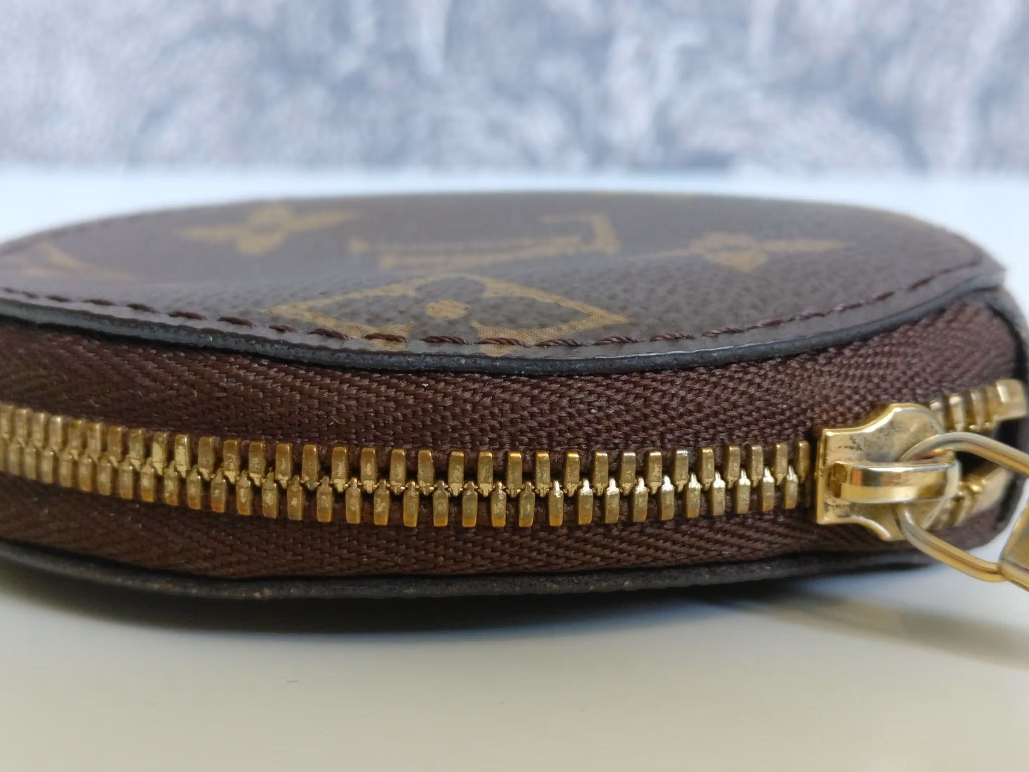 Louis Vuitton Round coin purse
