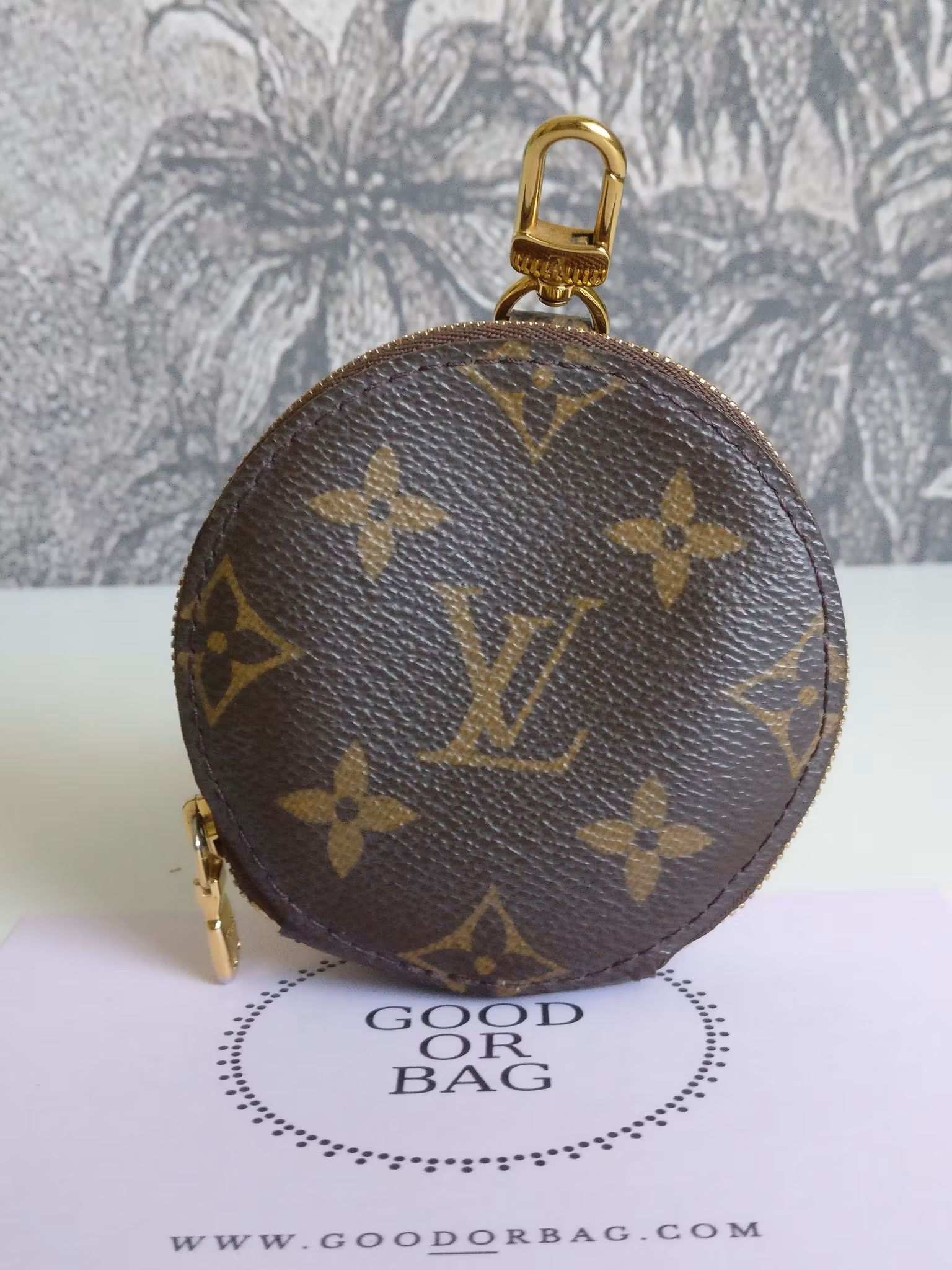 Louis Vuitton Round coin purse