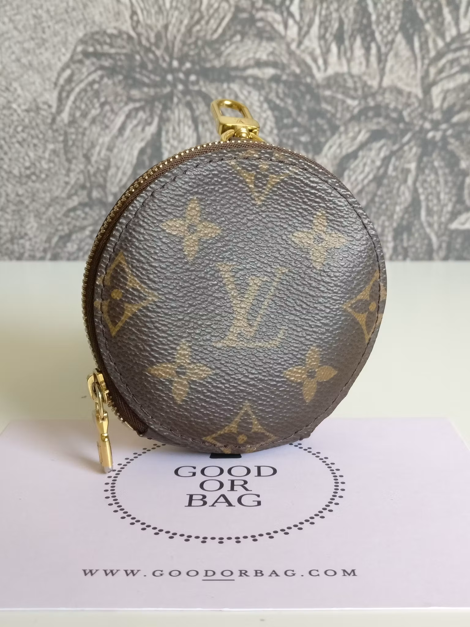 Louis Vuitton Round coin purse