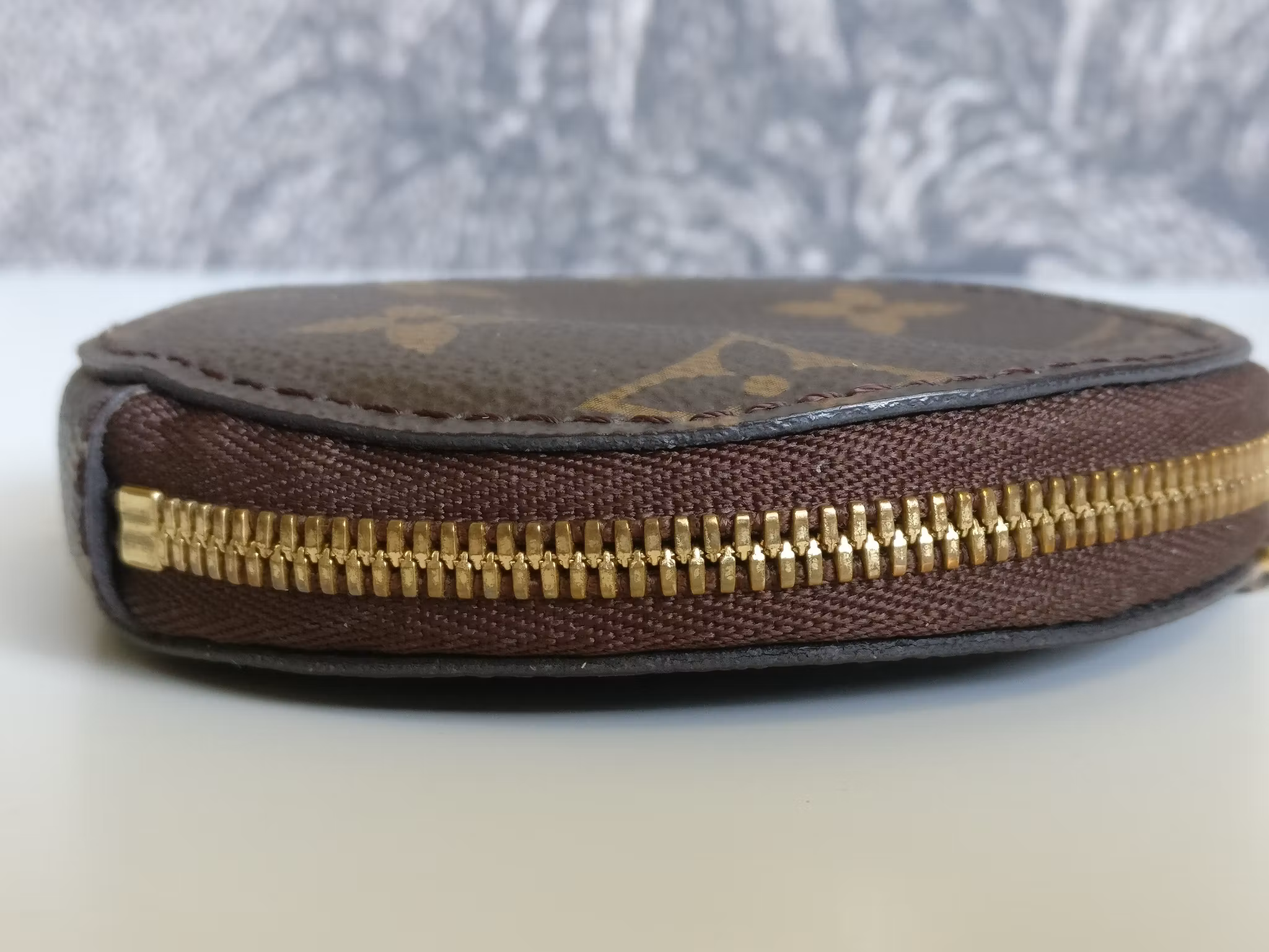 Louis Vuitton Round coin purse