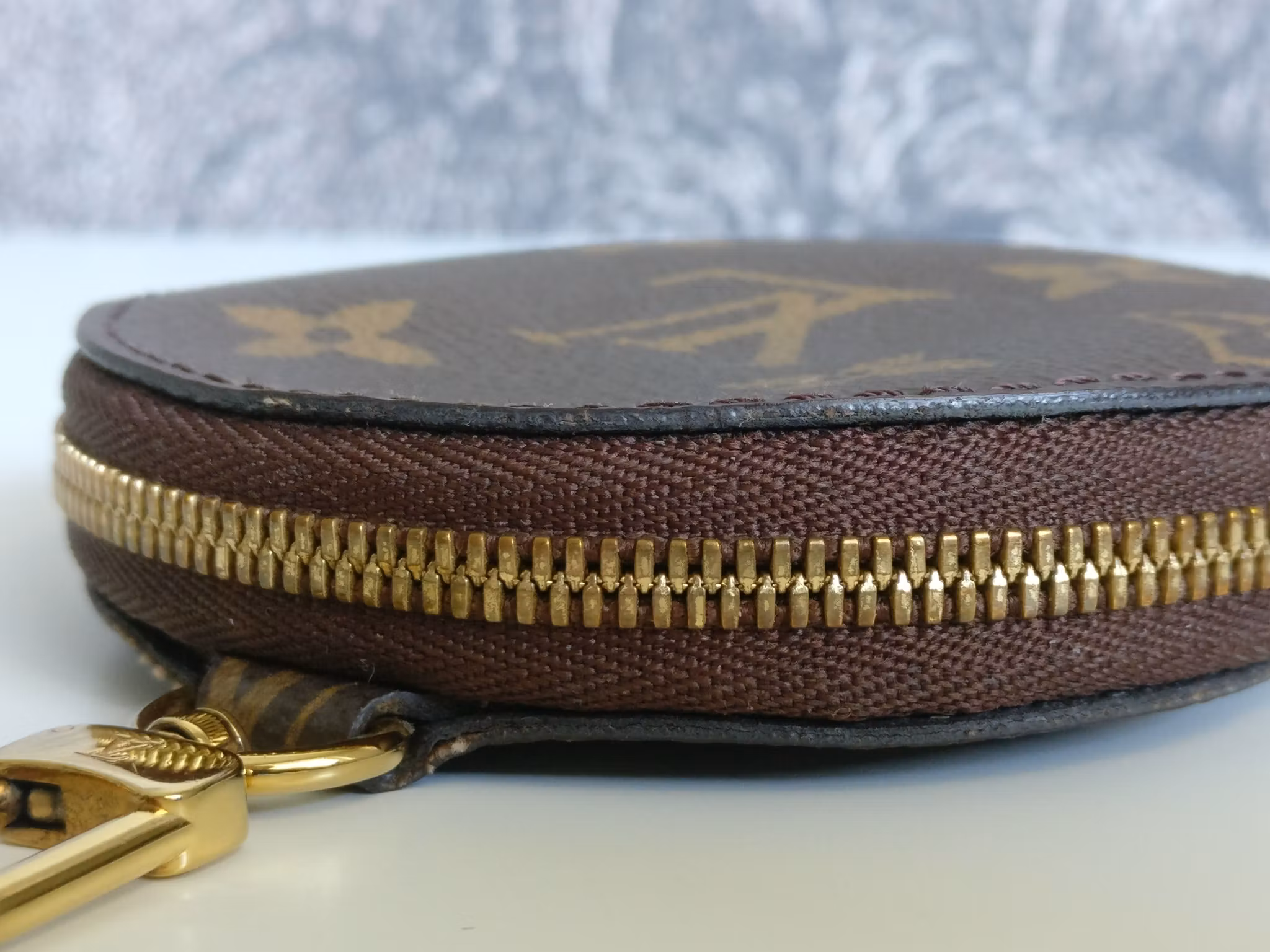 Louis Vuitton Round coin purse