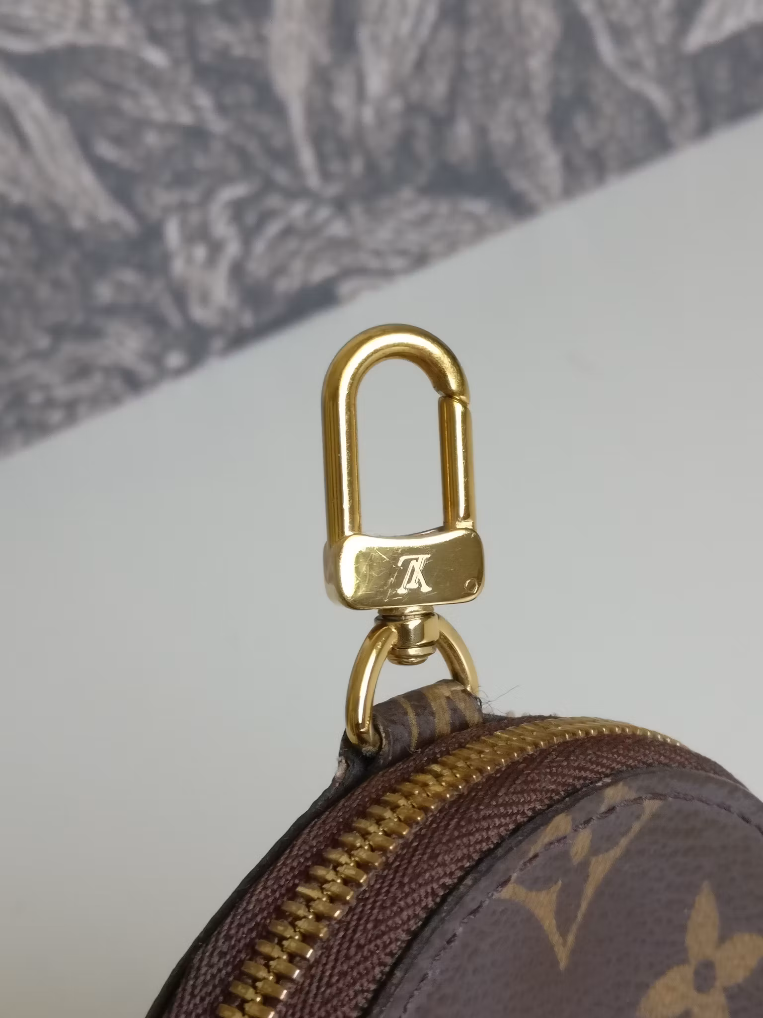 Louis Vuitton Round coin purse