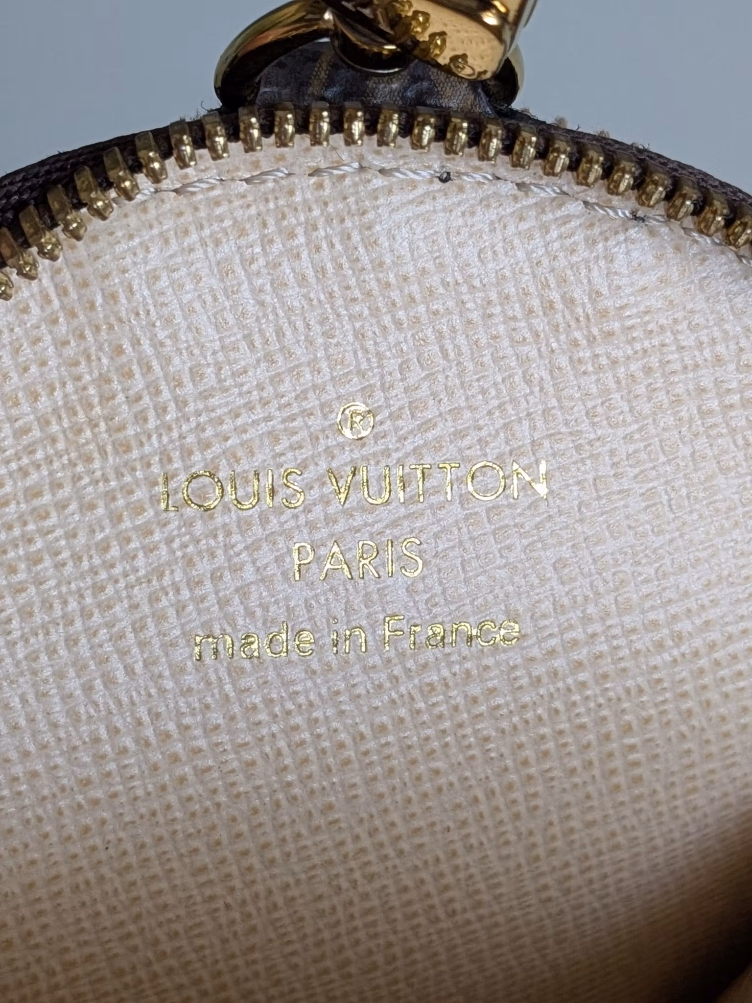 Louis Vuitton Round coin purse