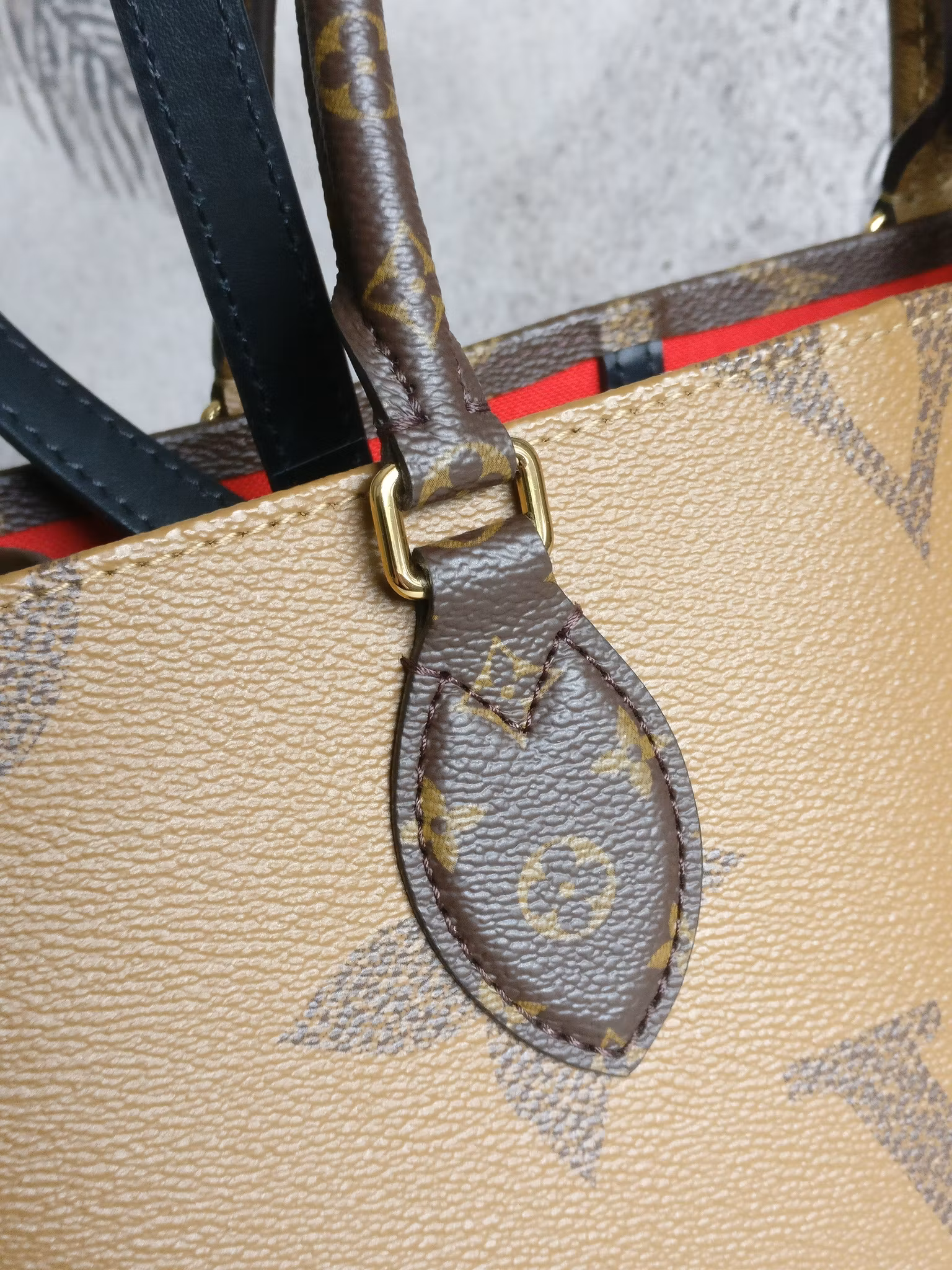 Louis Vuitton OnTheGo MM