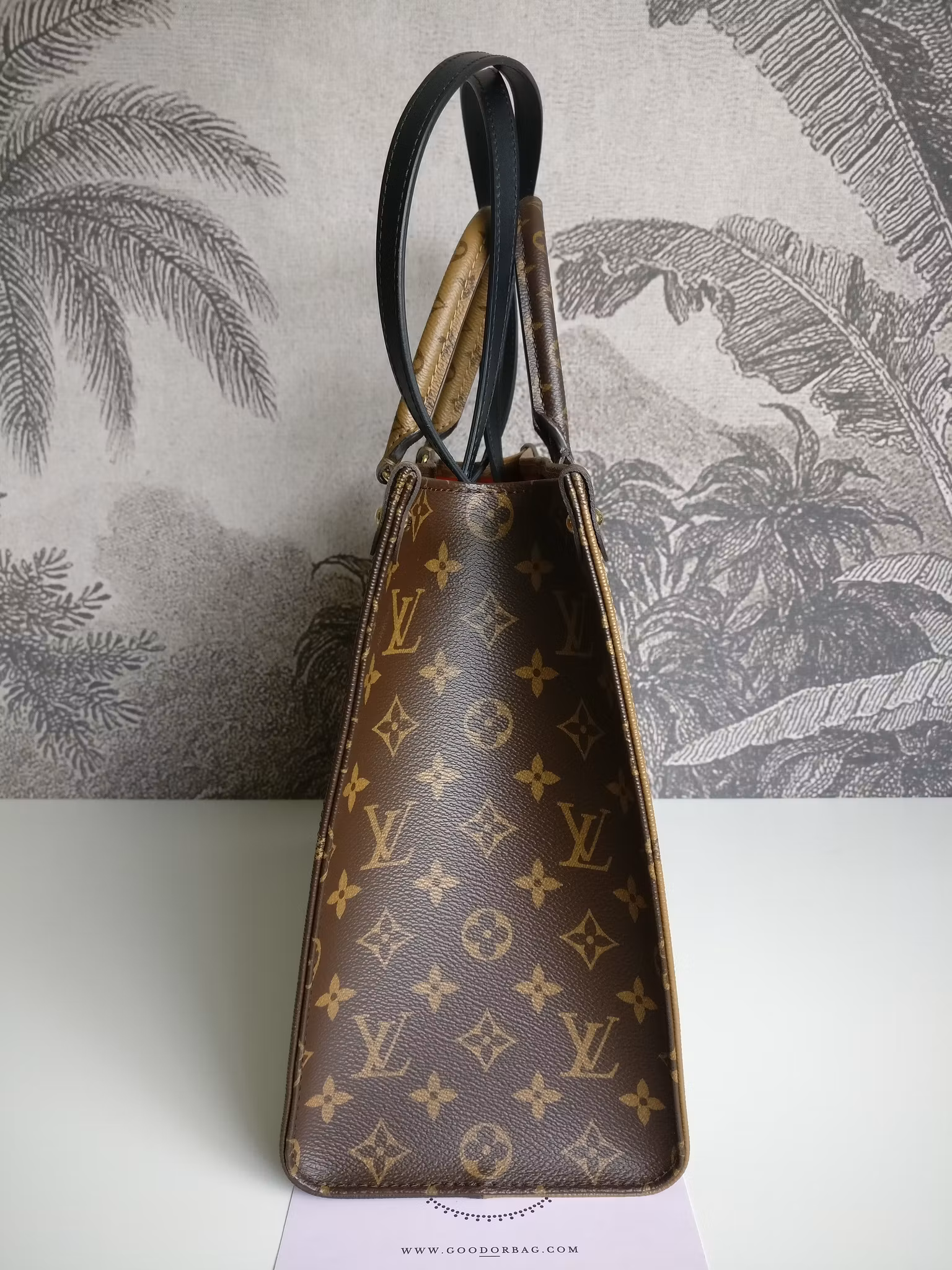 Louis Vuitton OnTheGo MM