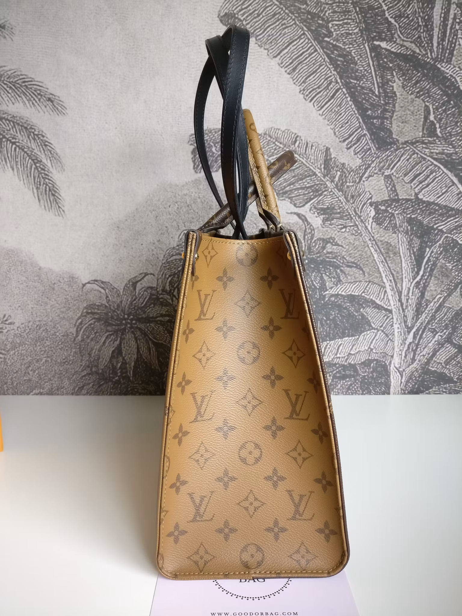 Louis Vuitton OnTheGo MM