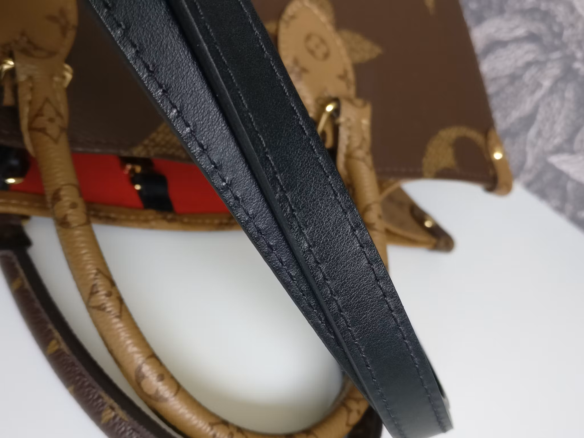 Louis Vuitton OnTheGo MM