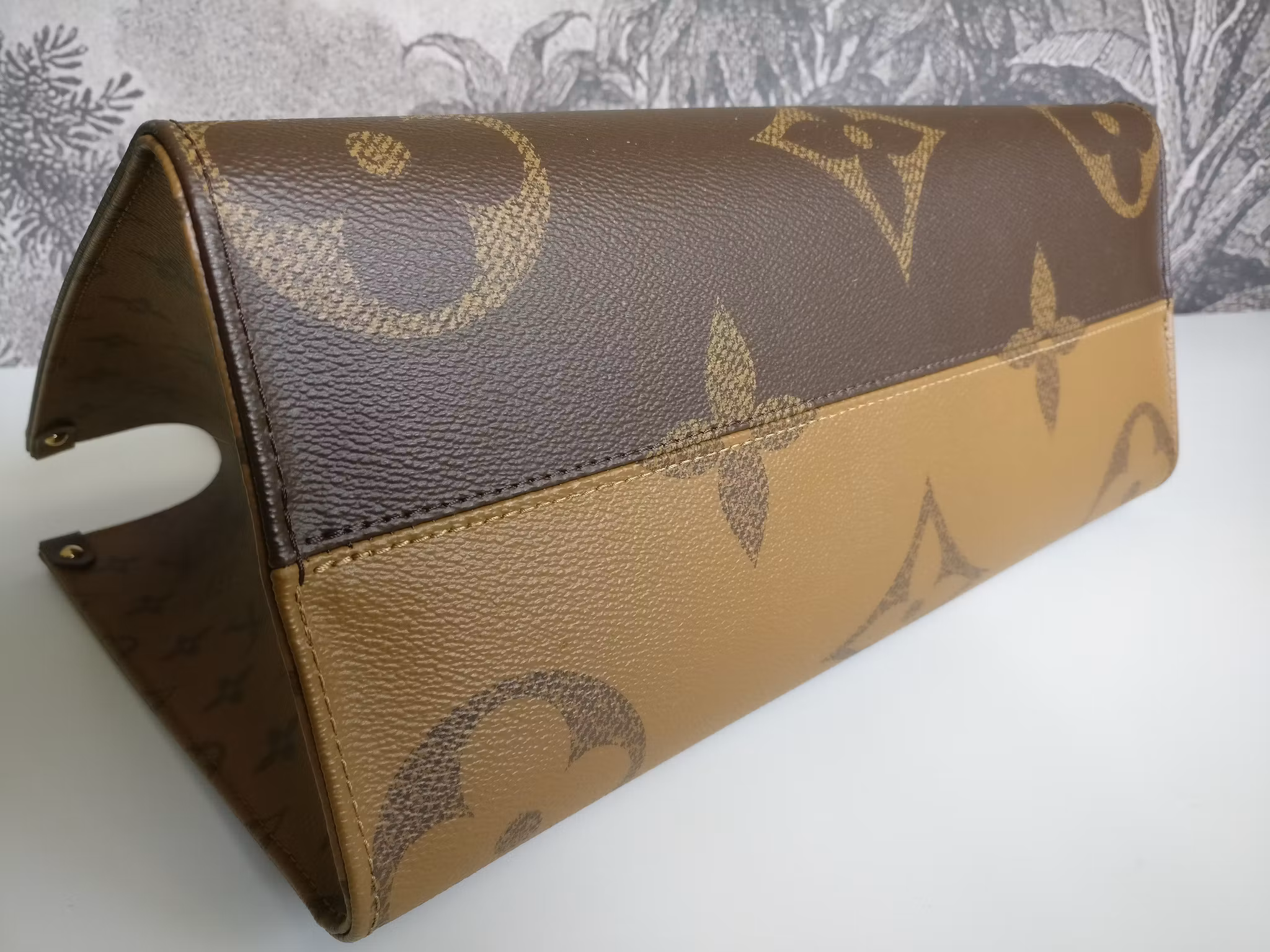 Louis Vuitton OnTheGo MM