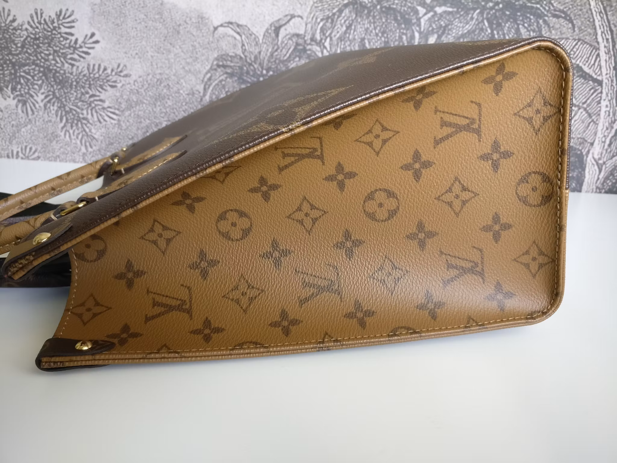 Louis Vuitton OnTheGo MM