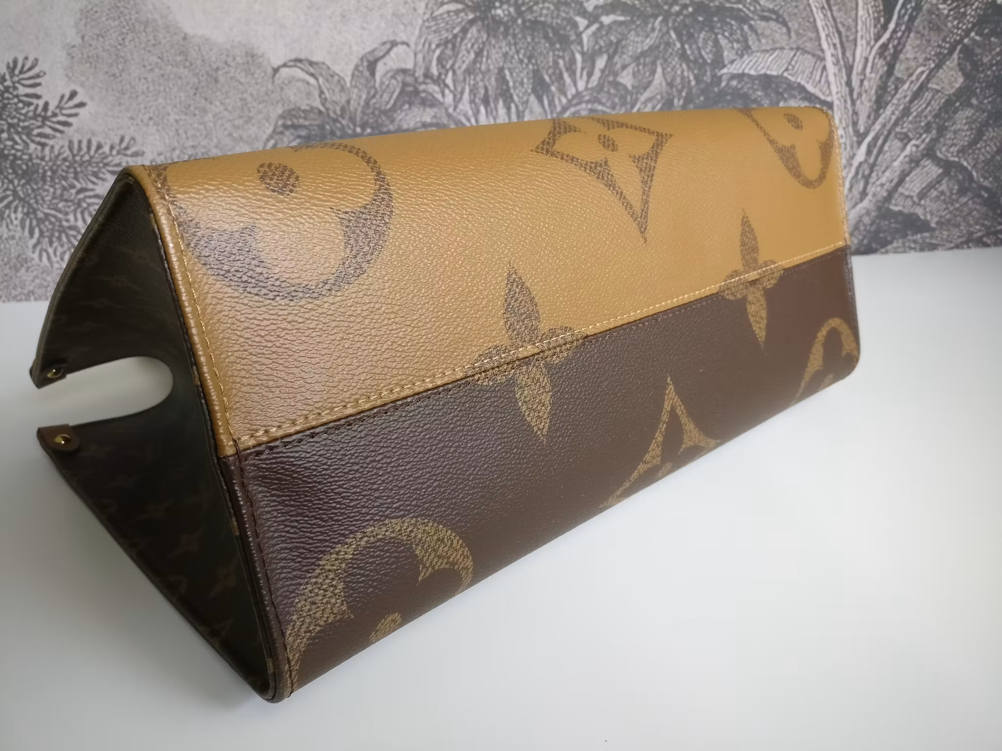 Louis Vuitton OnTheGo MM
