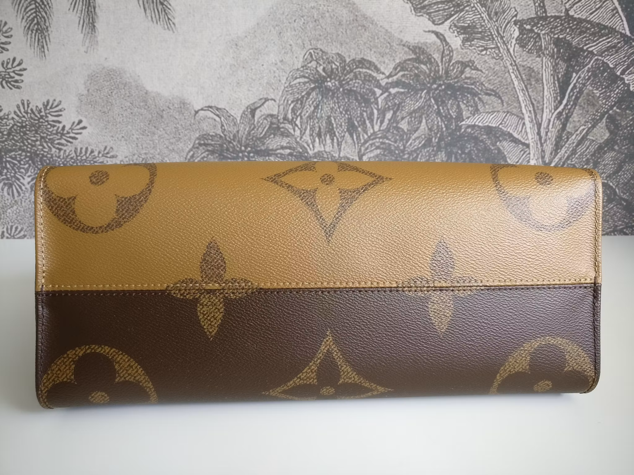 Louis Vuitton OnTheGo MM