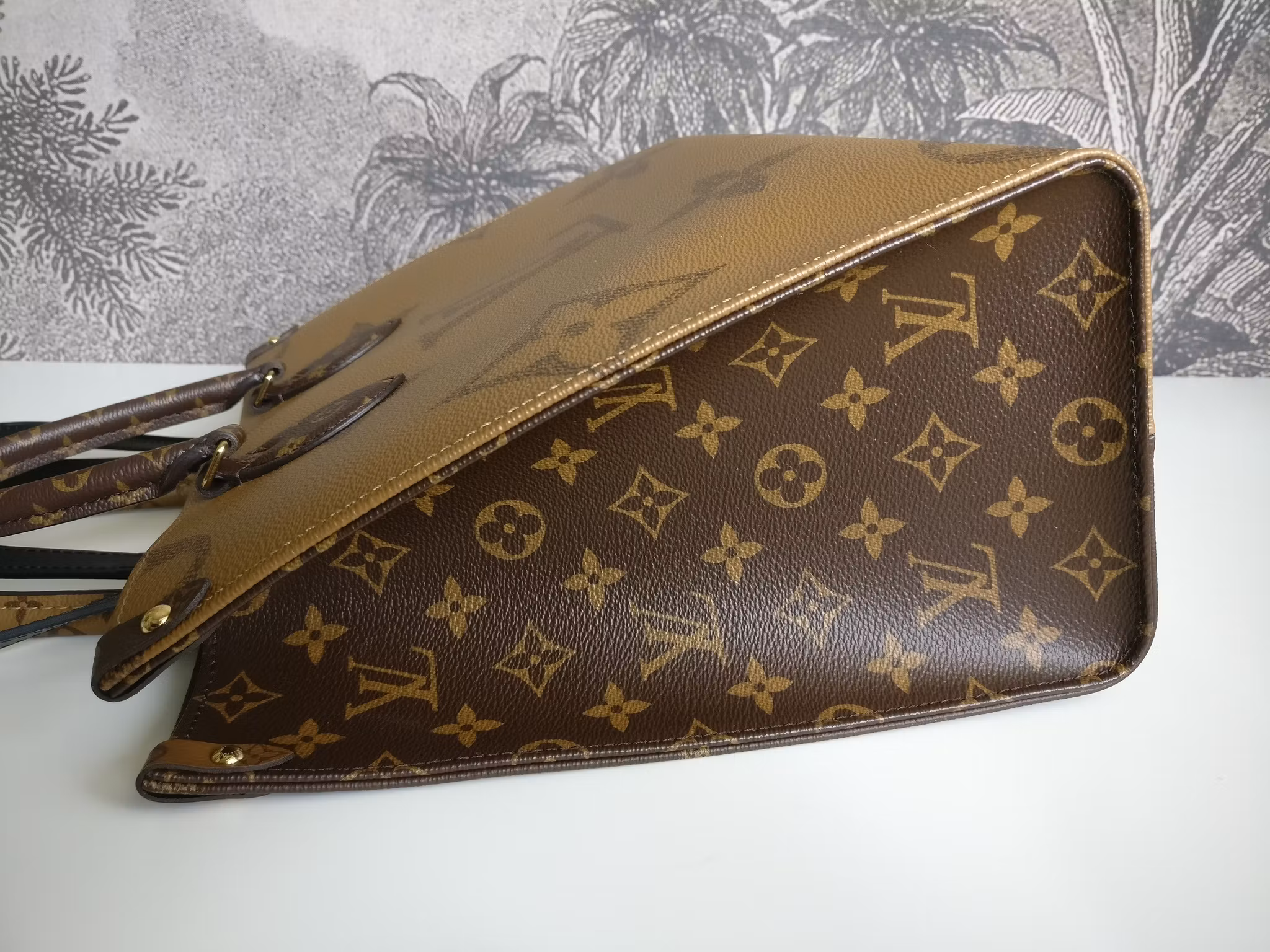 Louis Vuitton OnTheGo MM