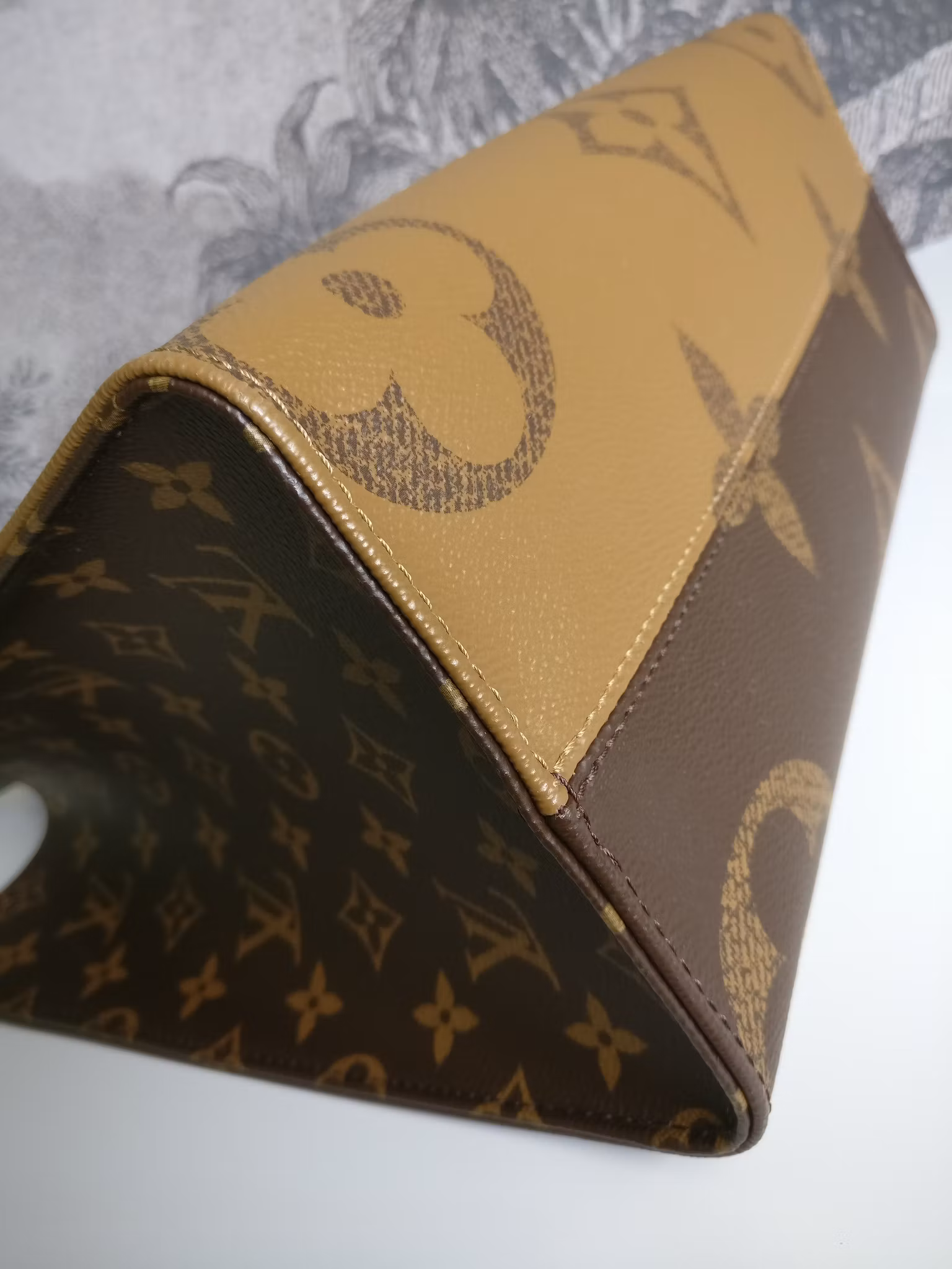 Louis Vuitton OnTheGo MM