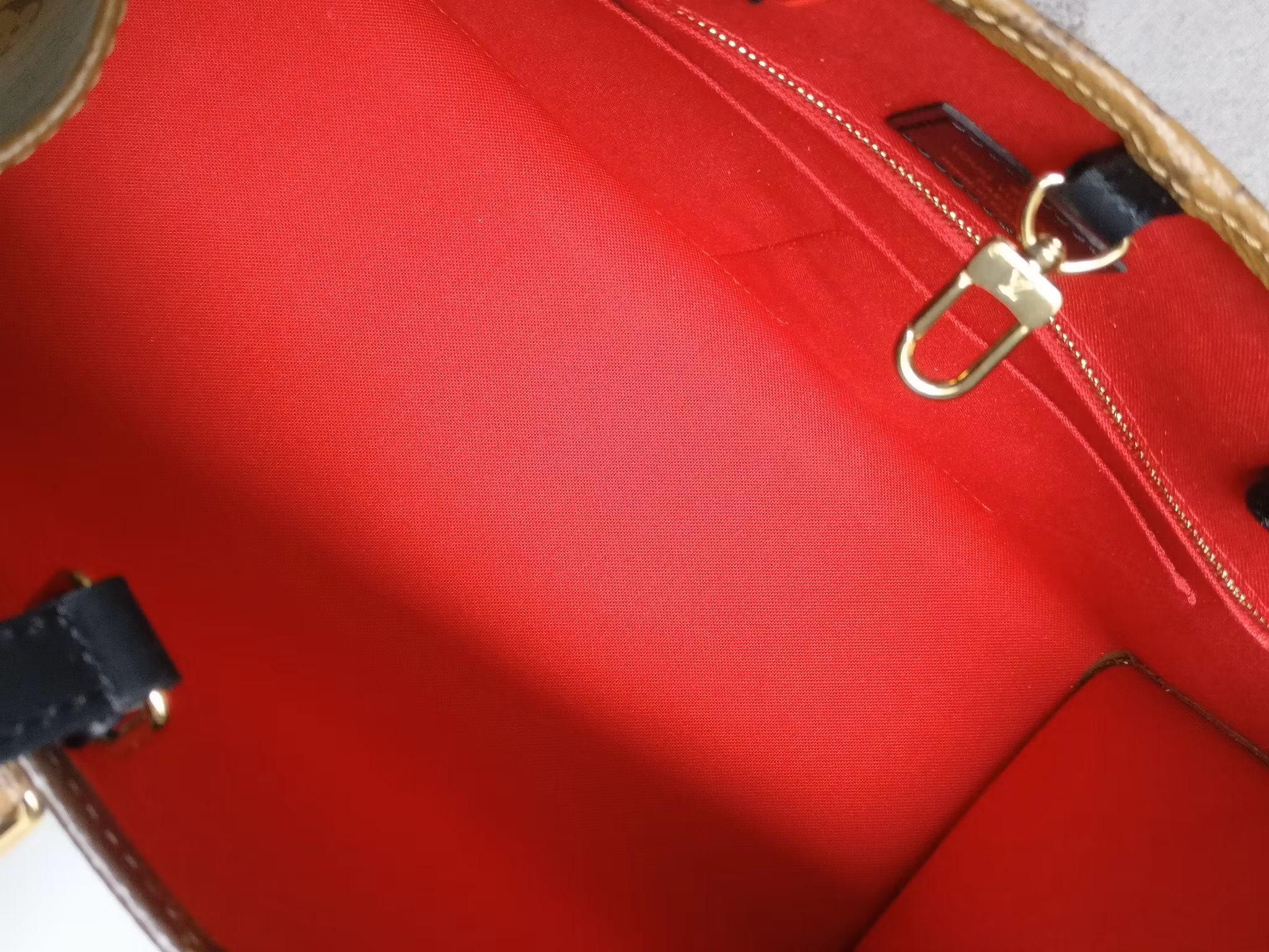 Louis Vuitton OnTheGo MM