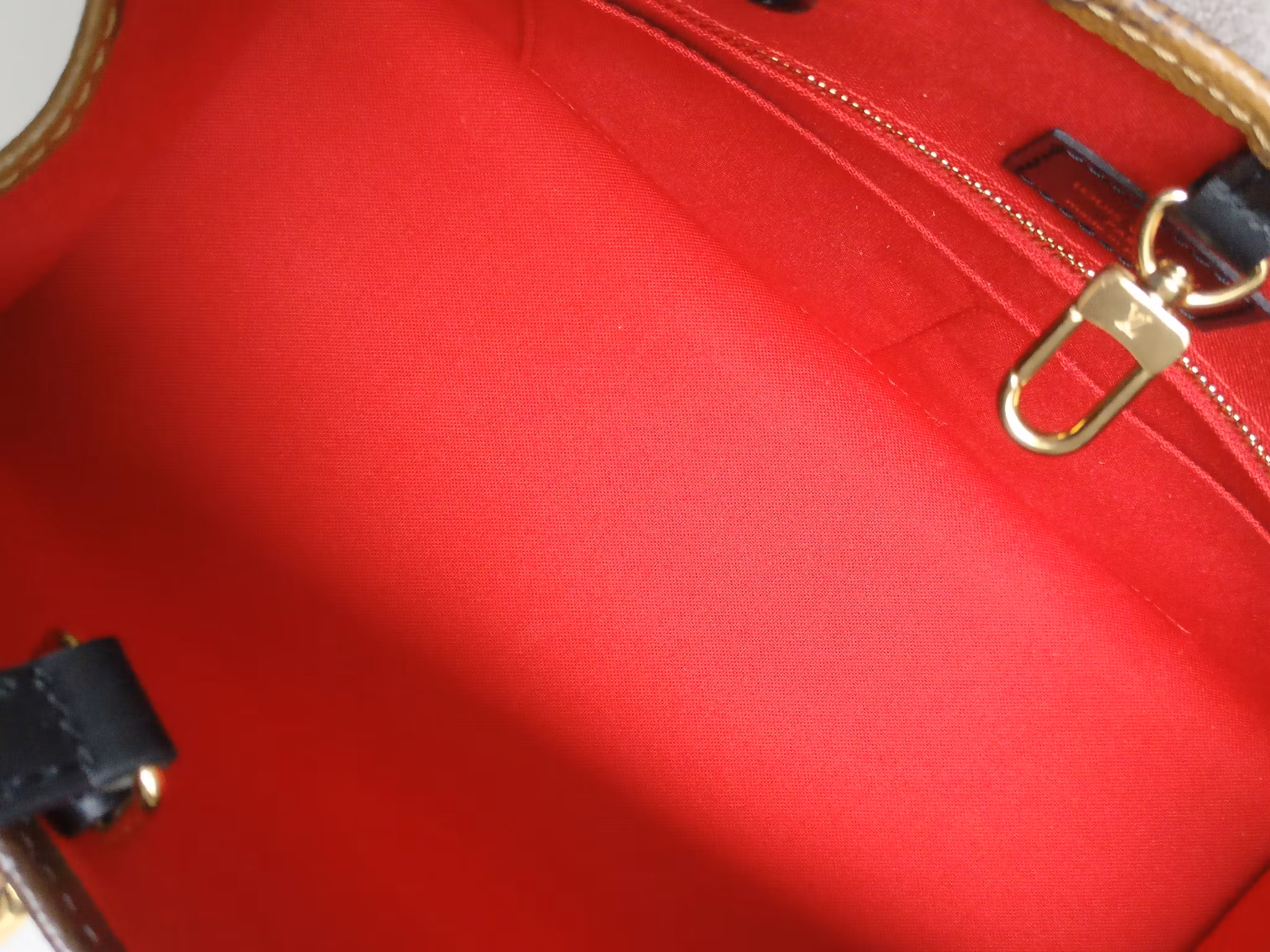 Louis Vuitton OnTheGo MM
