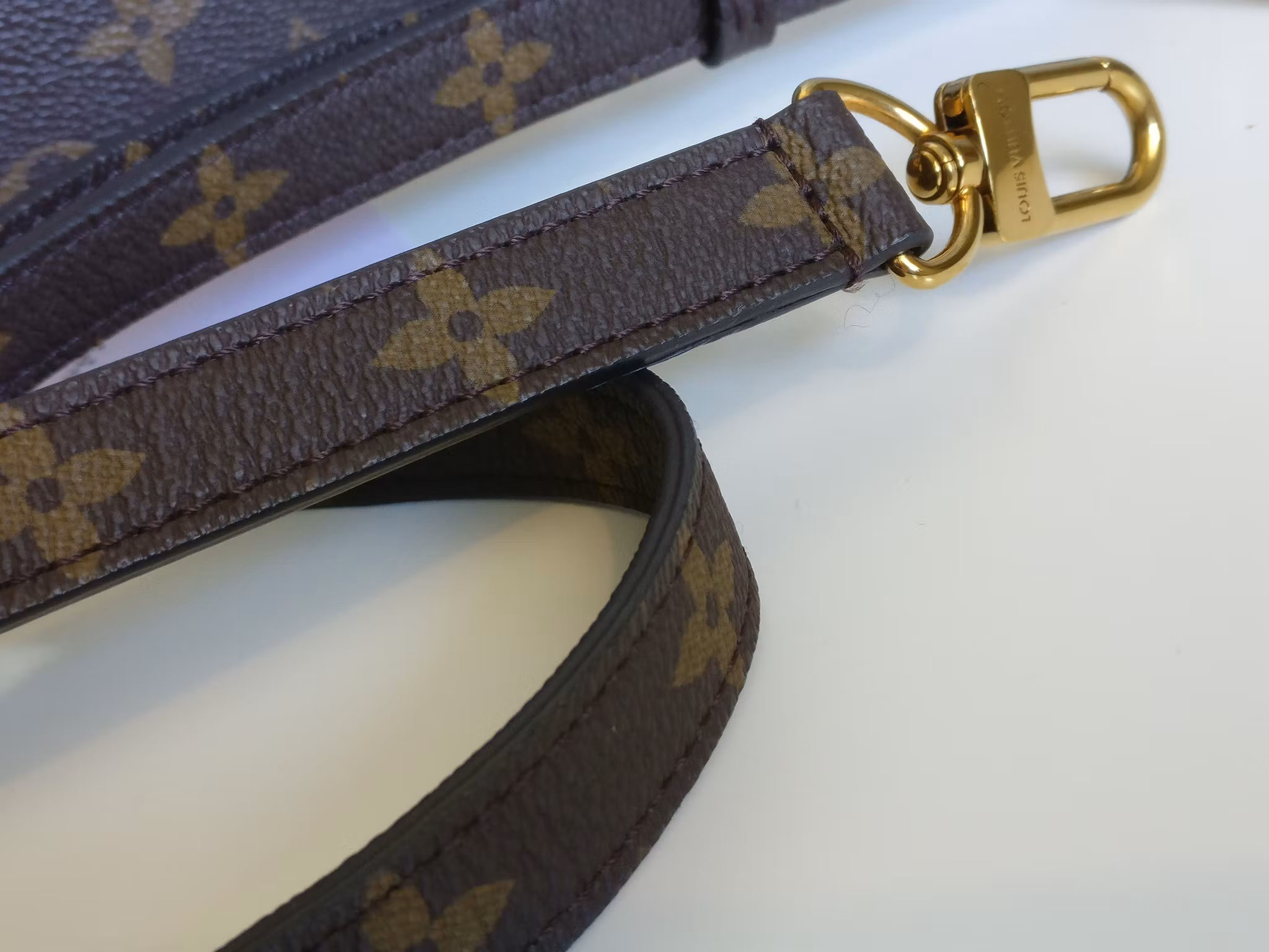 Louis Vuitton Pochette Metis