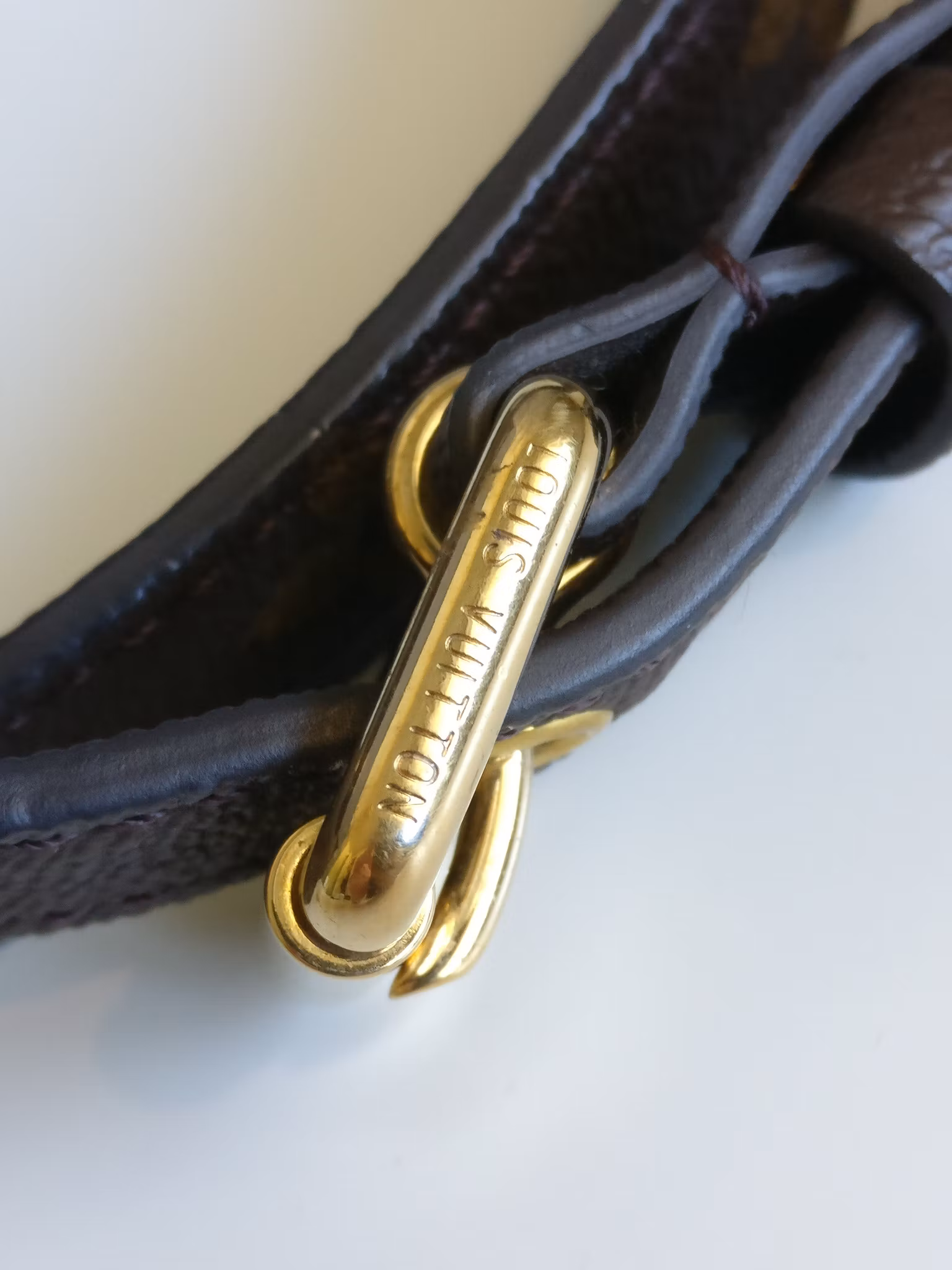 Louis Vuitton Pochette Metis