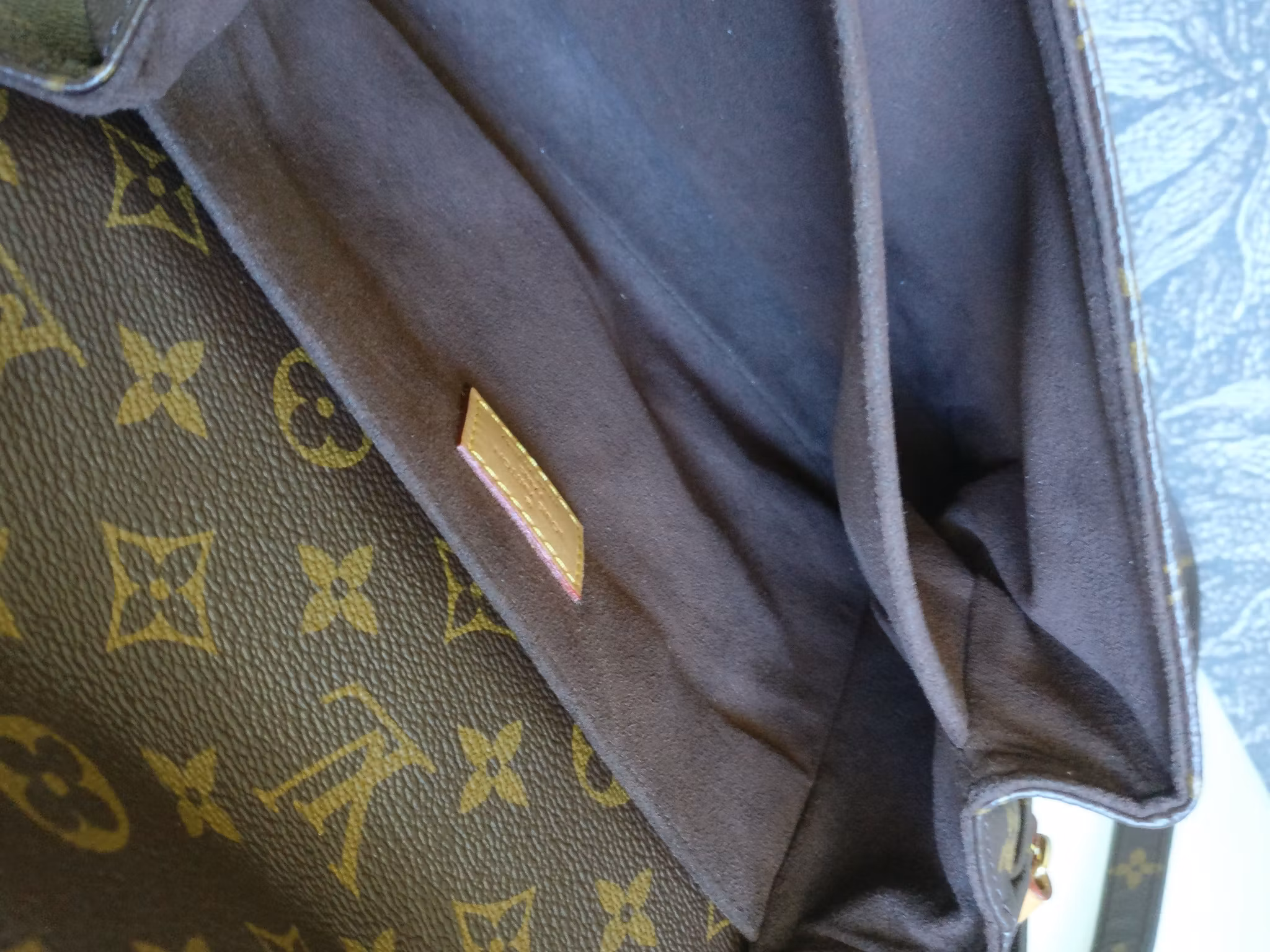 Louis Vuitton Pochette Metis