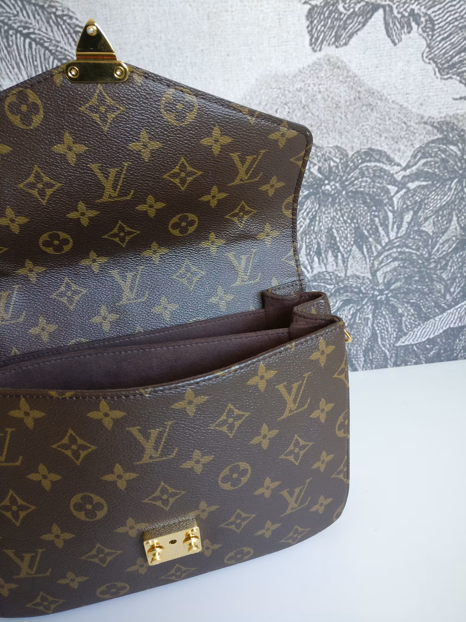Louis Vuitton Pochette Metis