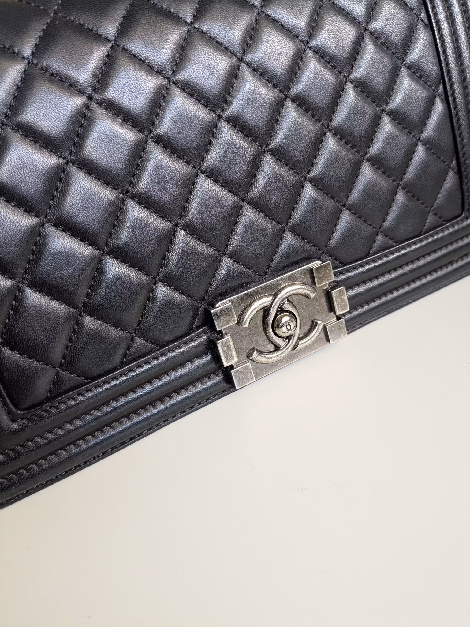 Chanel Boy bag Medium lambskin