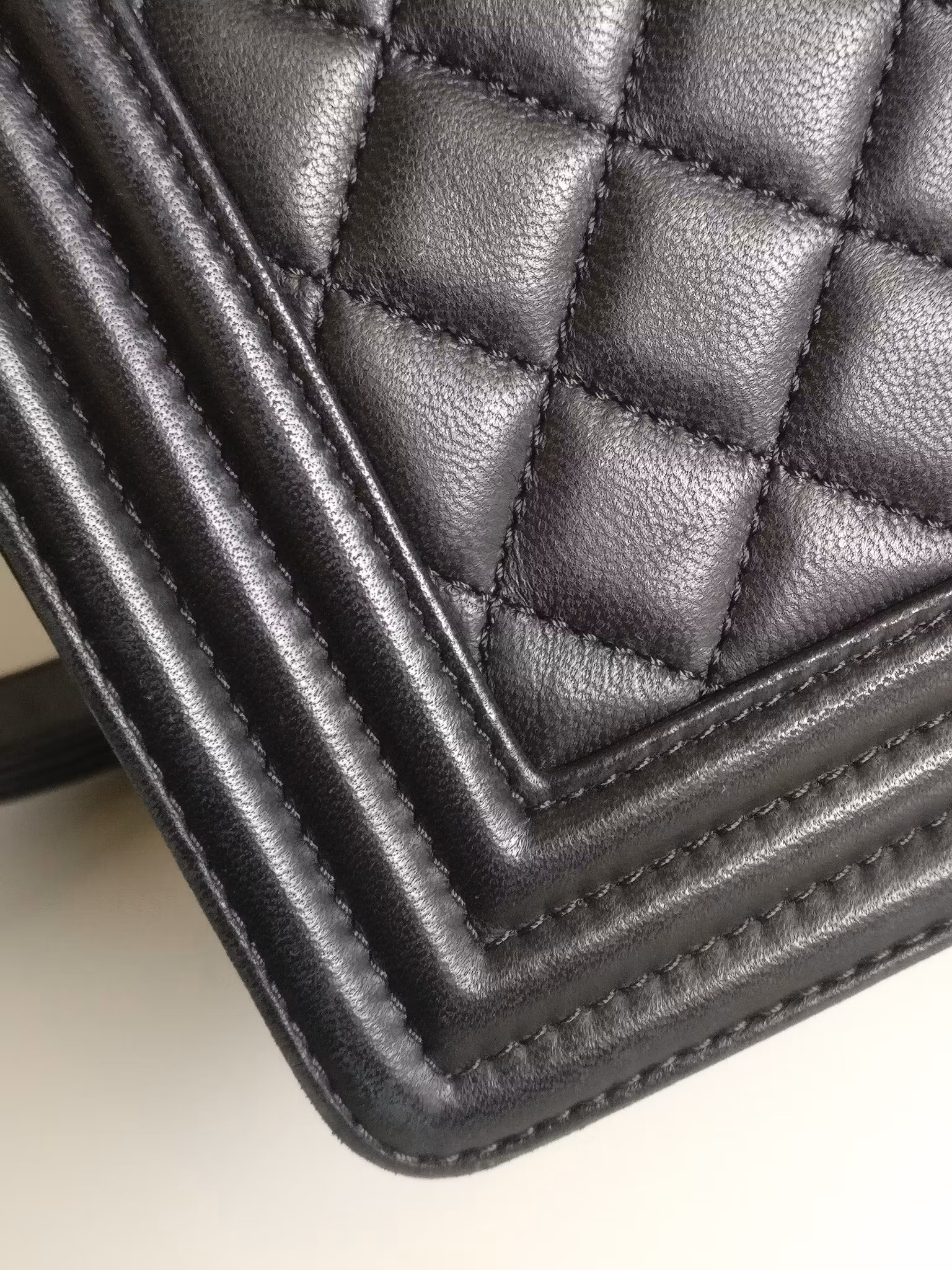 Chanel Boy bag Medium lambskin