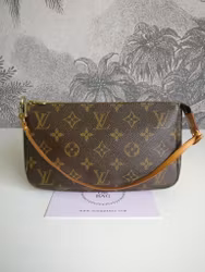 Louis Vuitton Pochette Accessoires