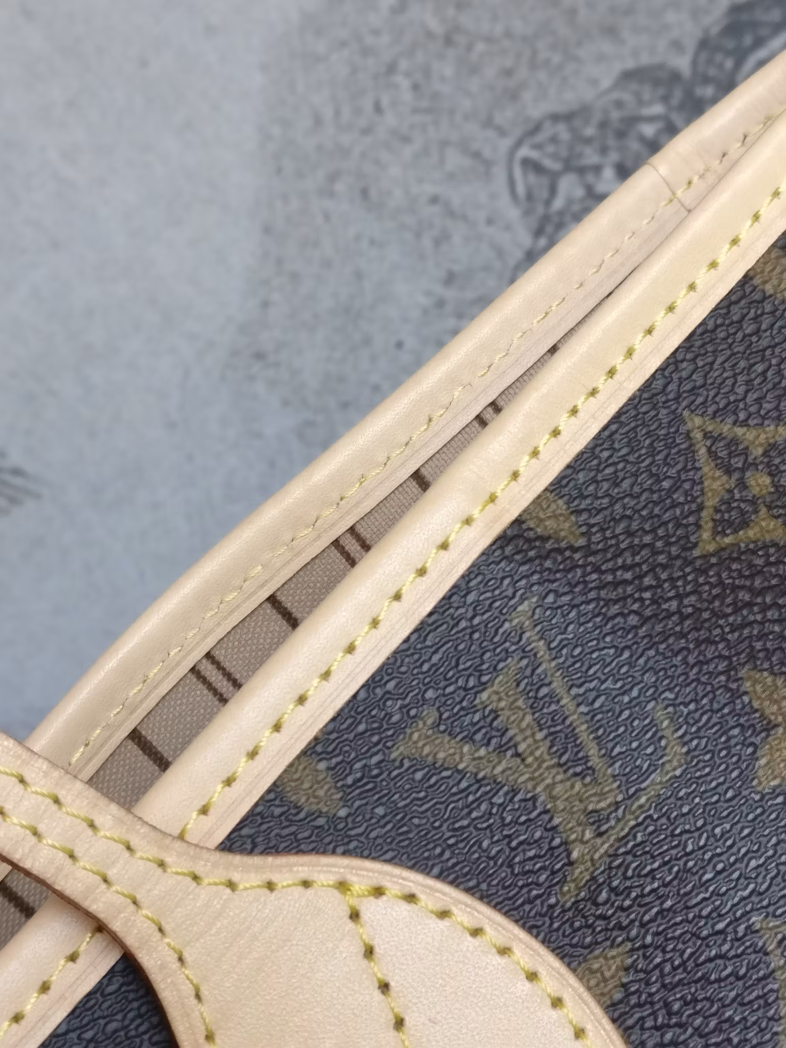 Louis Vuitton Neverfull MM