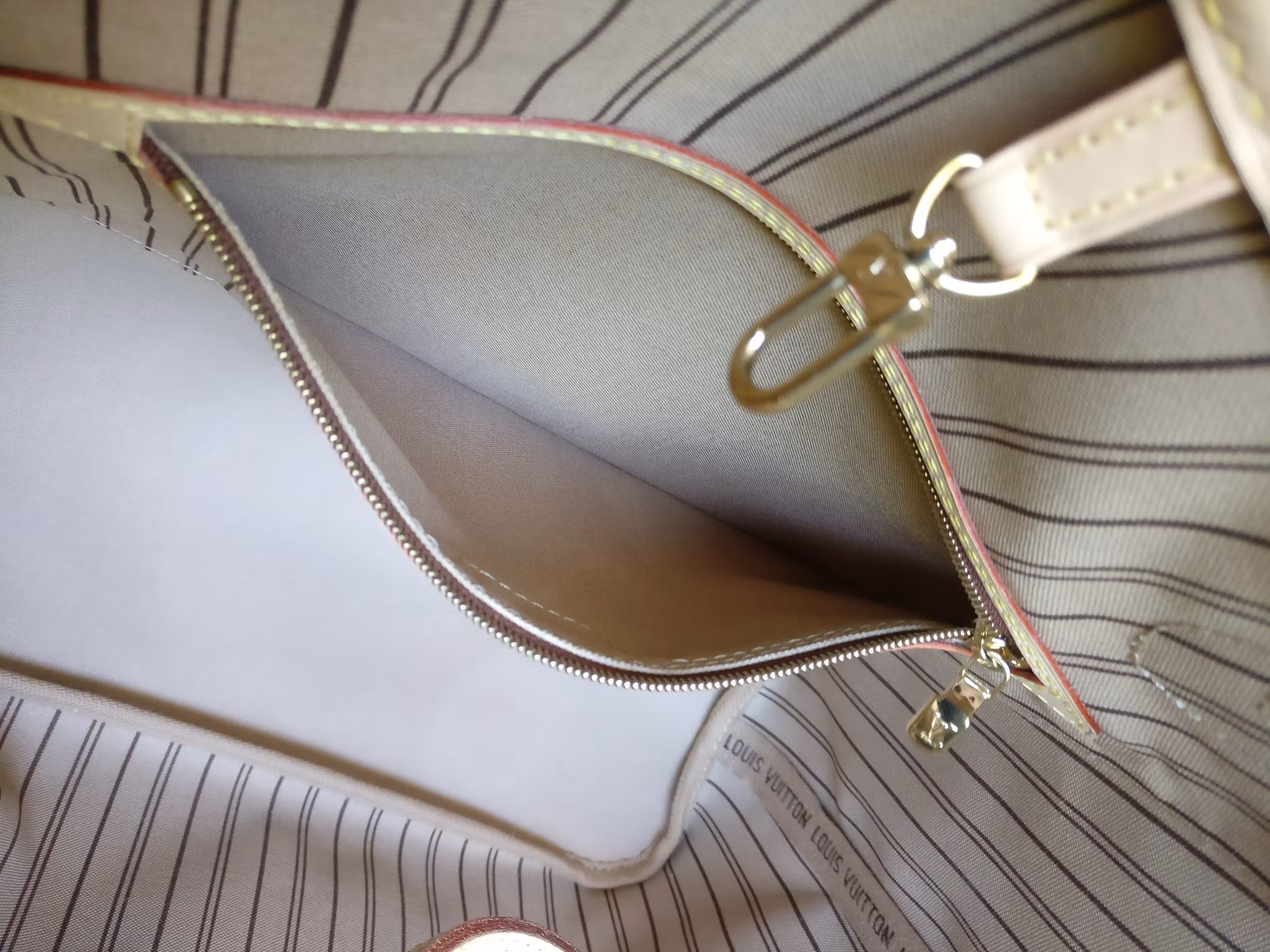 Louis Vuitton Neverfull MM