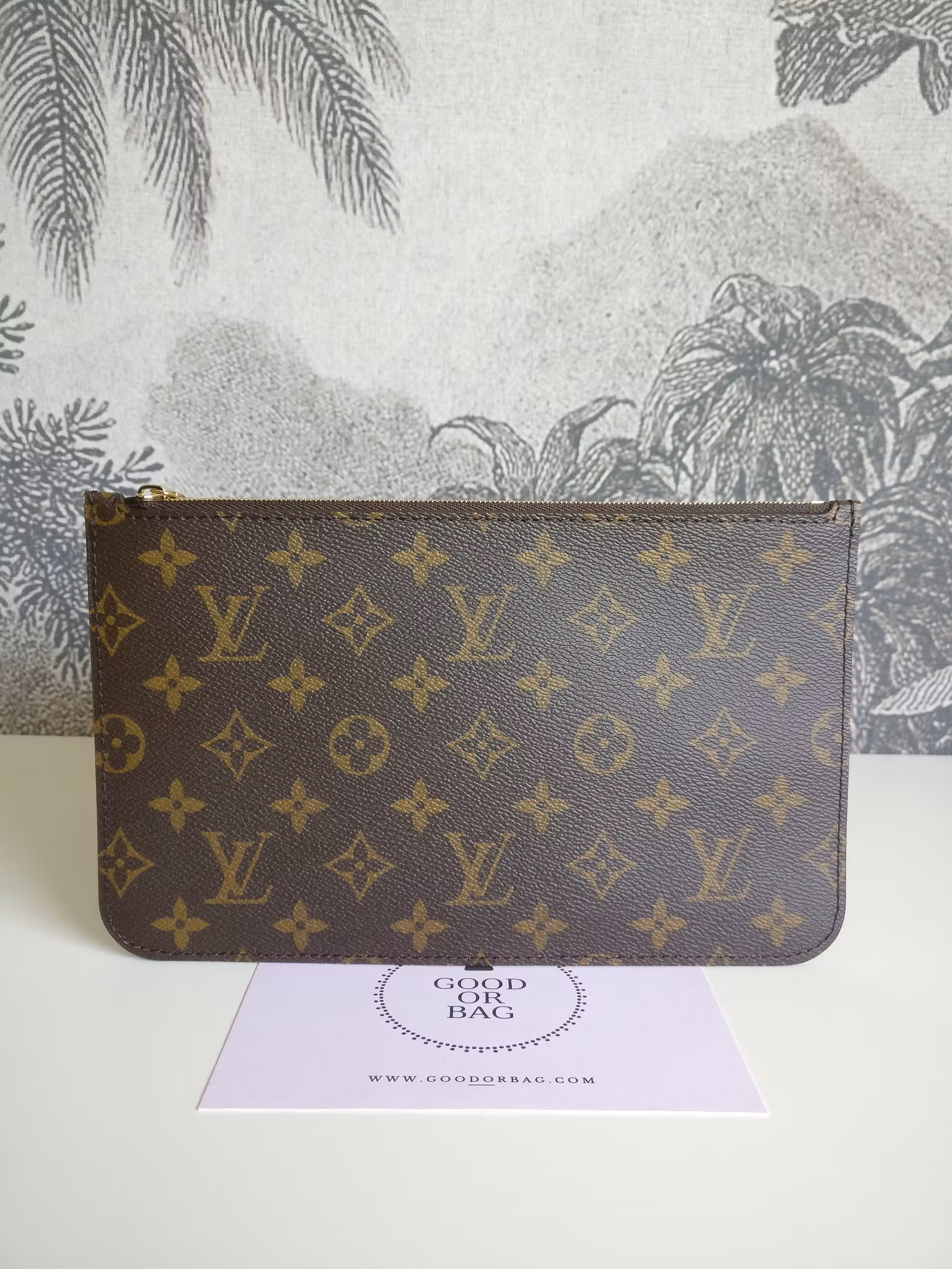 Louis Vuitton Neverfull MM pouch