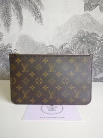 Louis Vuitton Neverfull MM pouch