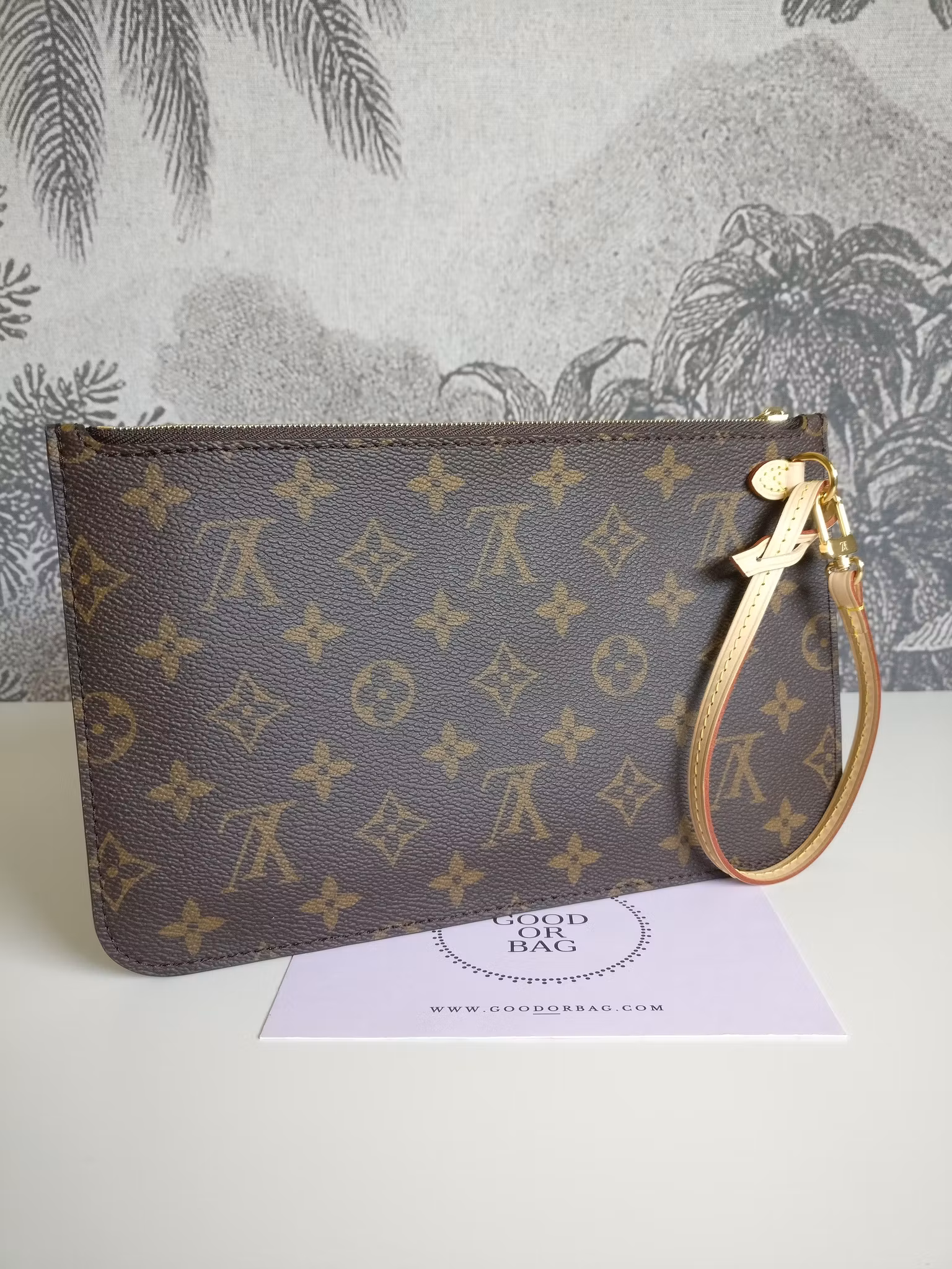 Louis Vuitton Neverfull MM pouch