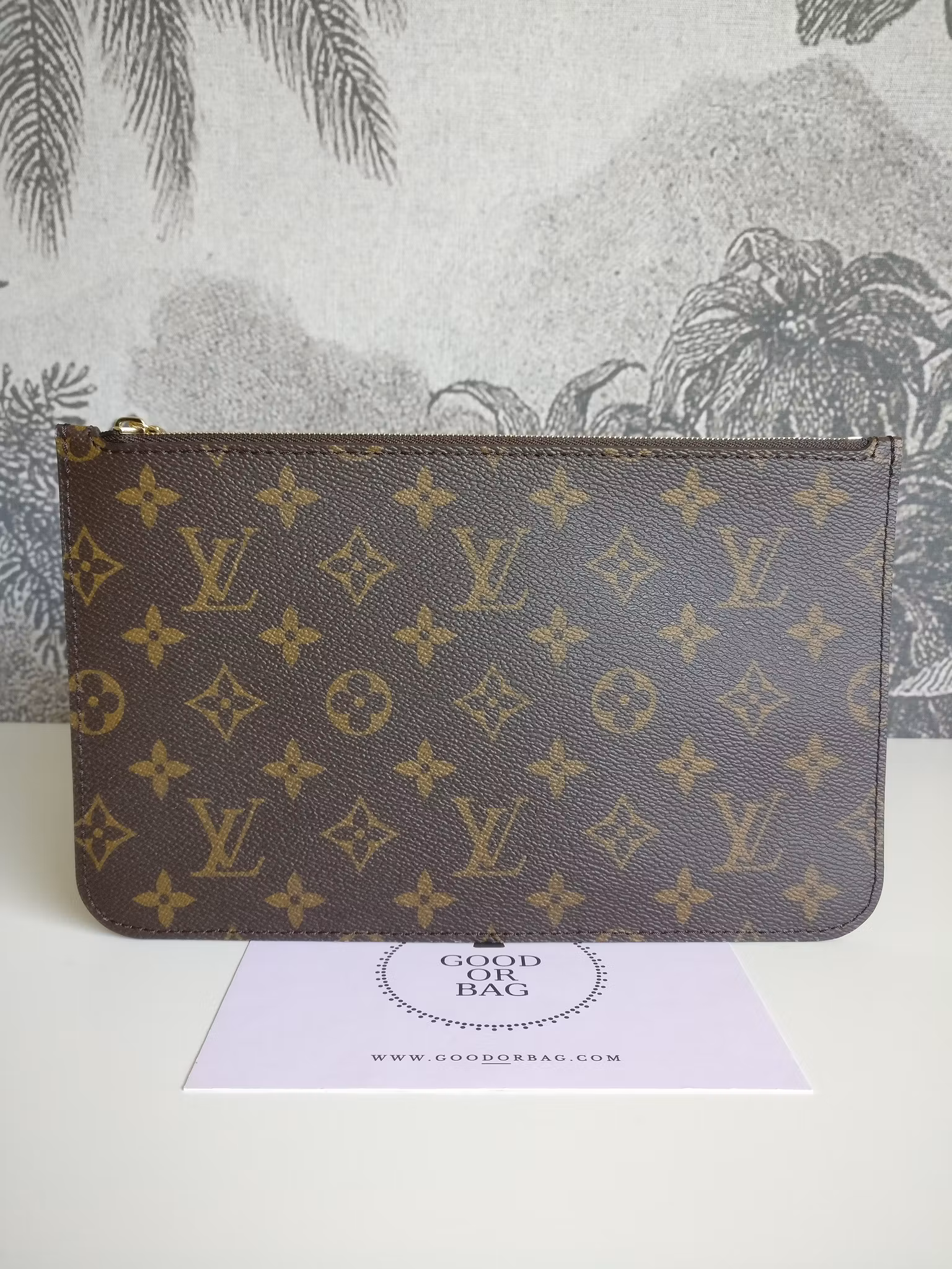 Louis Vuitton Neverfull MM pouch